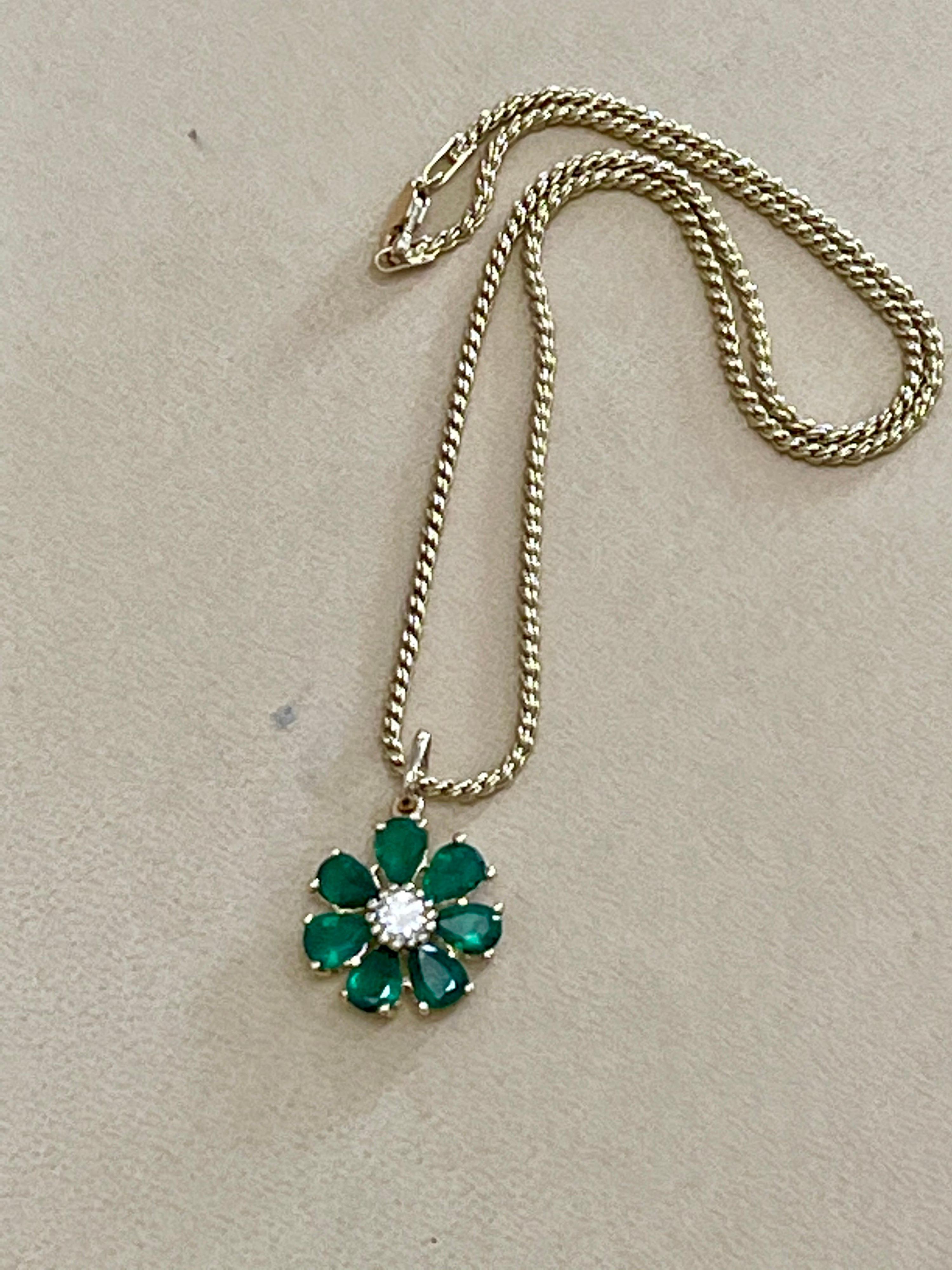 Pear Cut Emerald and Solitaire Diamonds Flower Pendant Necklace 14 Karat Yellow Gold For Sale