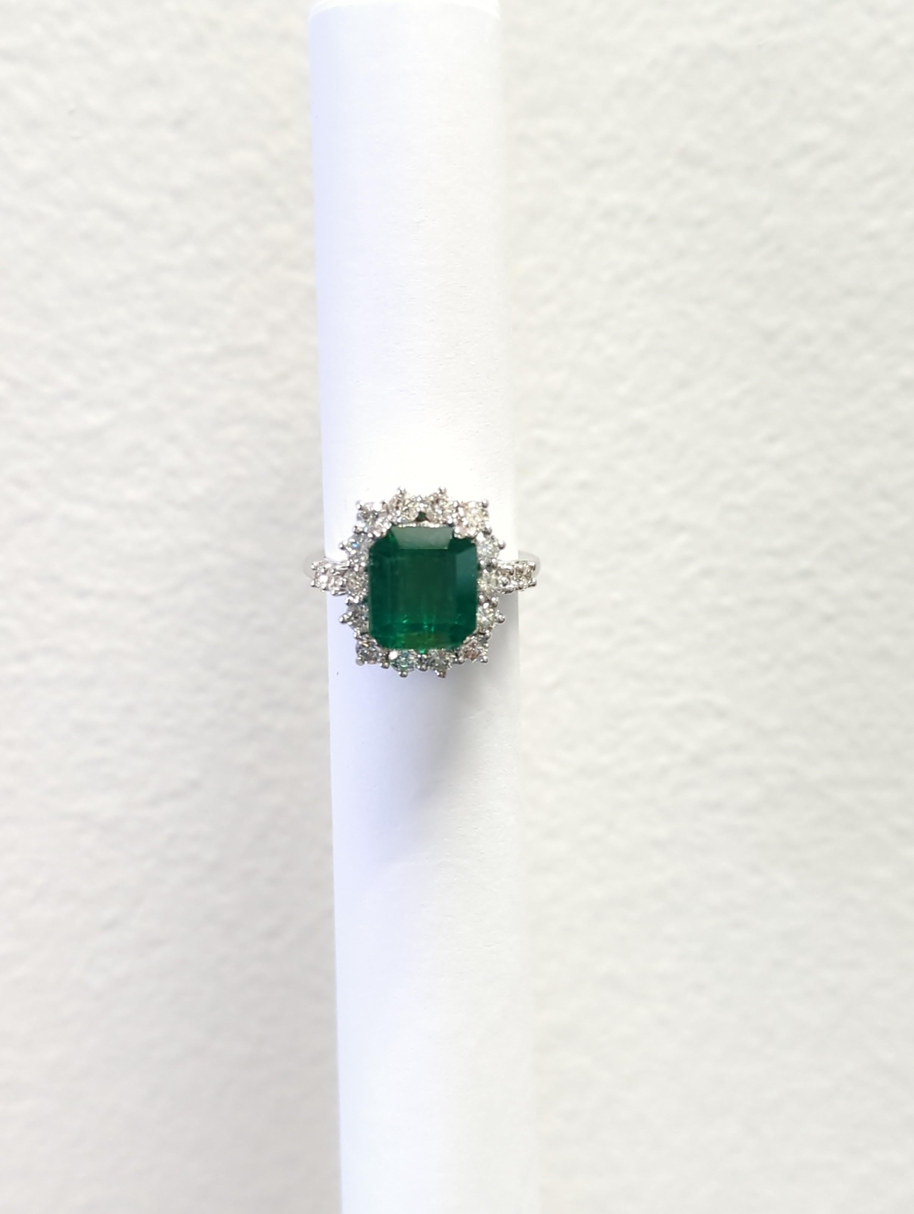 Emerald and White Diamond Cocktail Ring in 18K White Gold For Sale 7