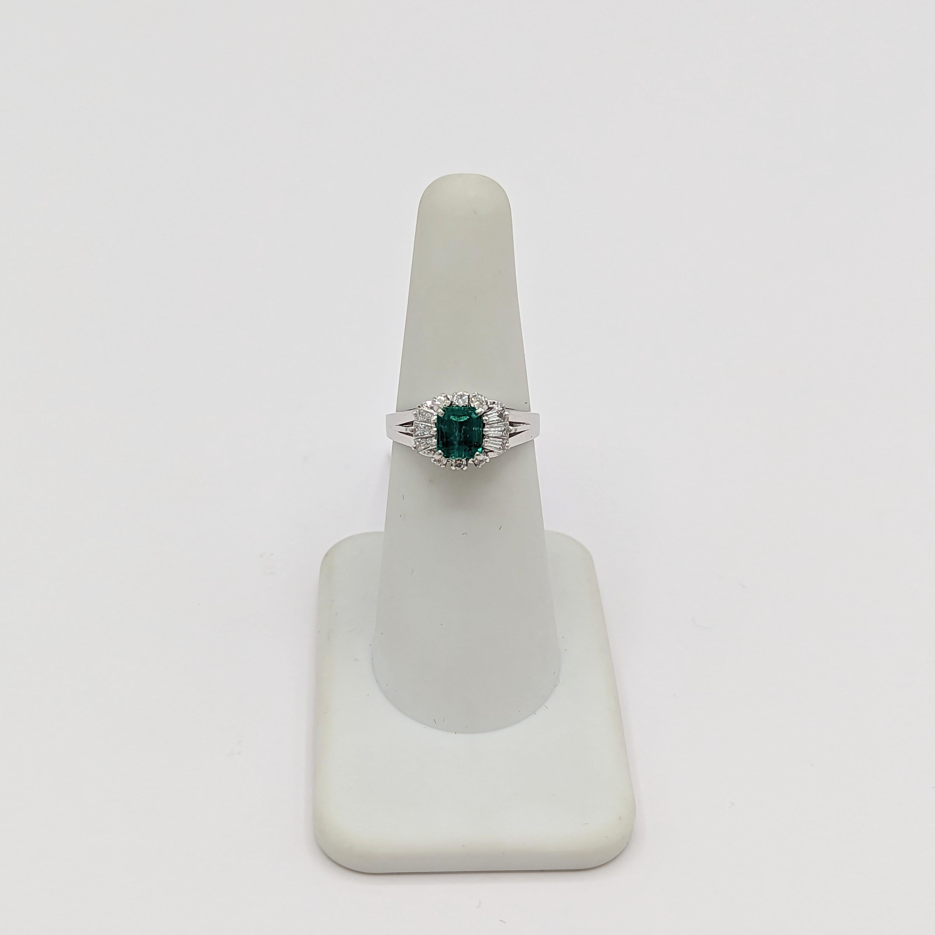 Emerald and White Diamond Cocktail Ring in Platinum For Sale 1
