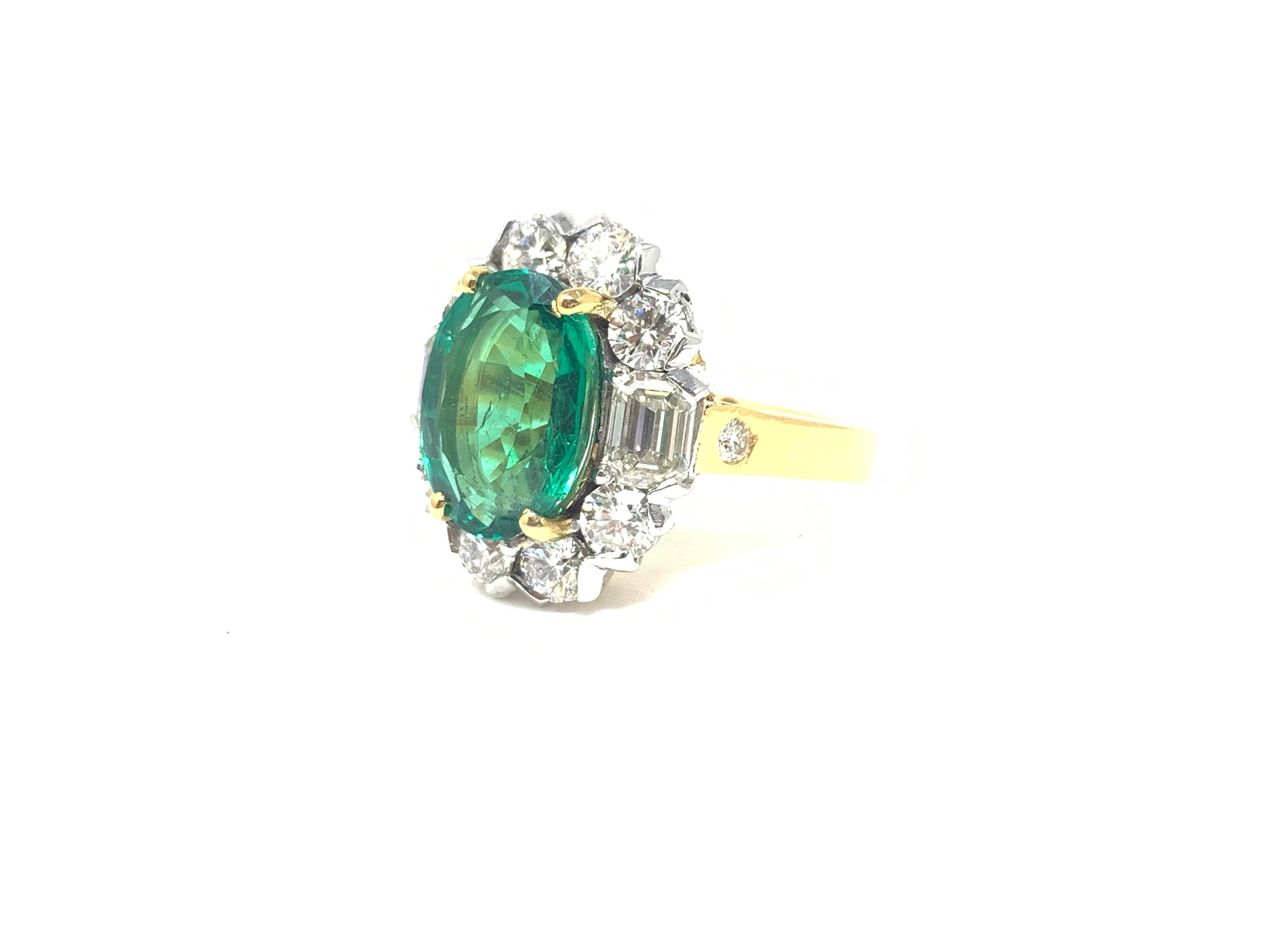 Contemporary Emerald and White Diamond Engagement Ring in 18 Karat Yellow Gold