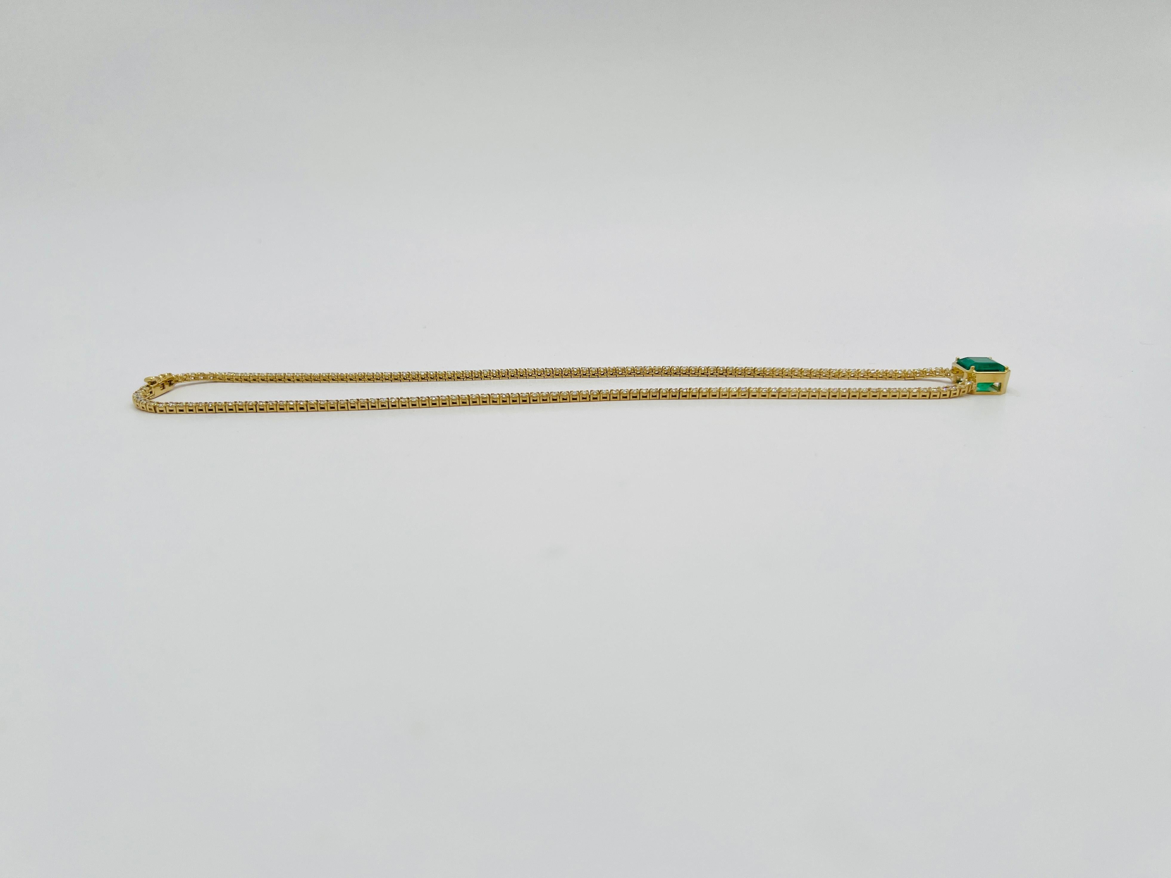 Emerald and White Diamond Necklace in 14K Yellow Gold For Sale 1