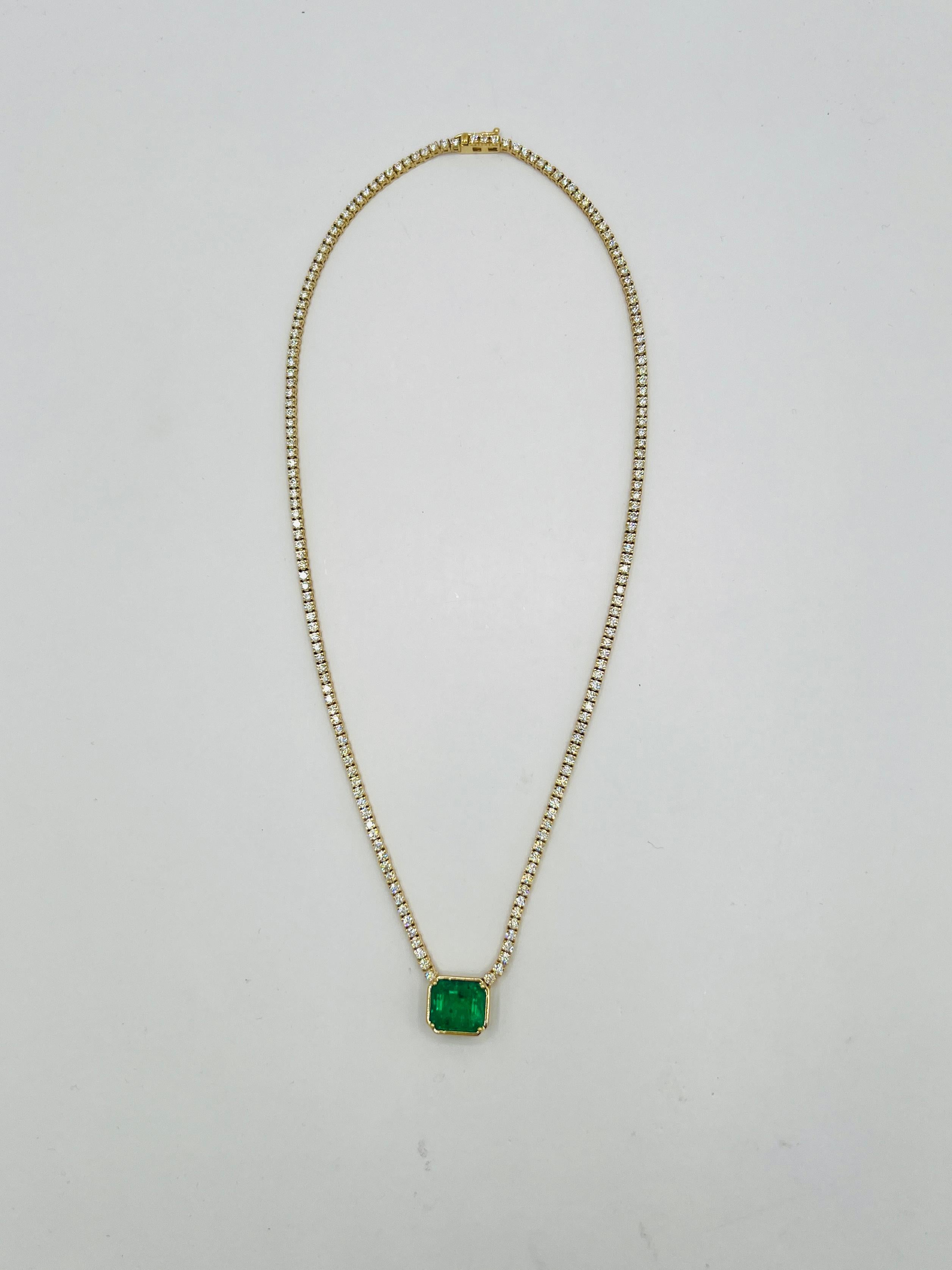 Emerald and White Diamond Necklace in 14K Yellow Gold For Sale 2