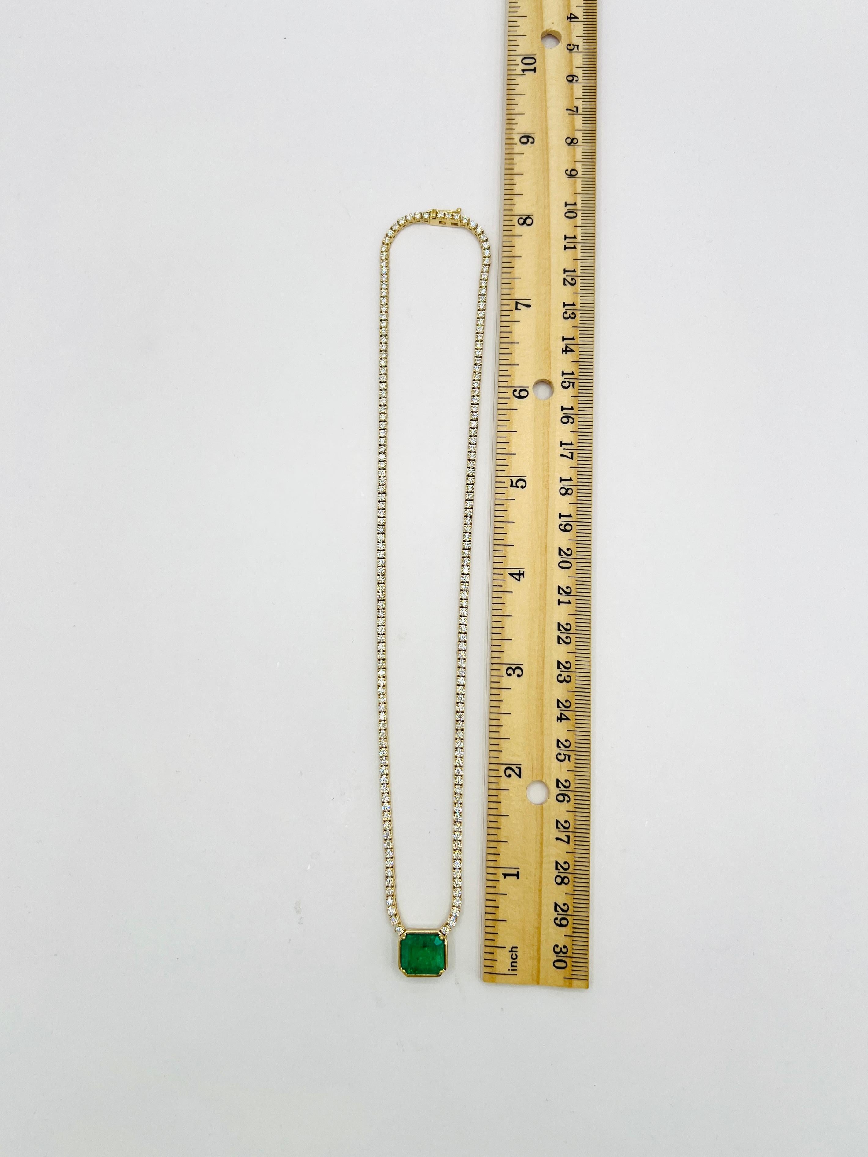 Emerald and White Diamond Necklace in 14K Yellow Gold For Sale 3