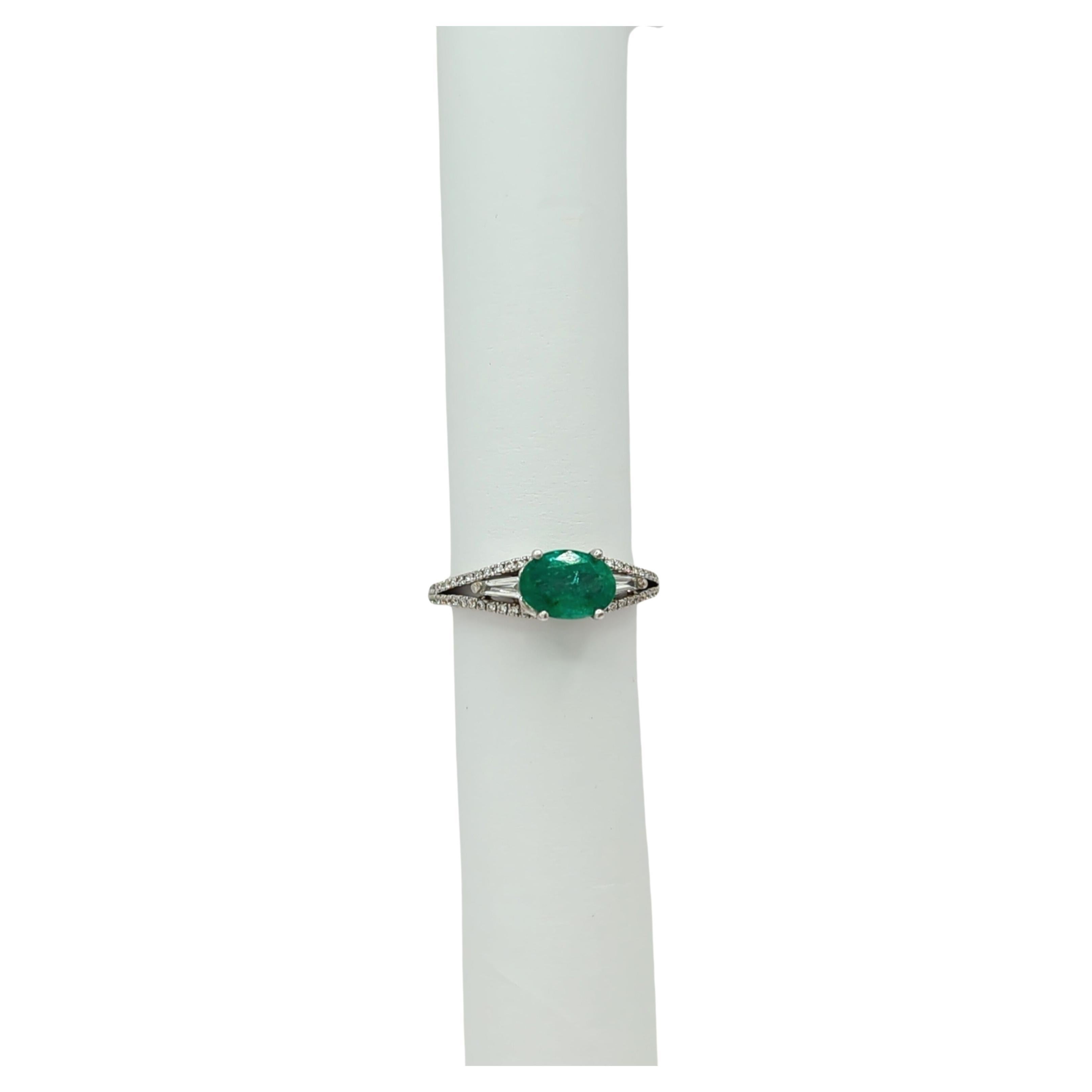 Emerald and White Diamond Ring in 18K White Gold For Sale