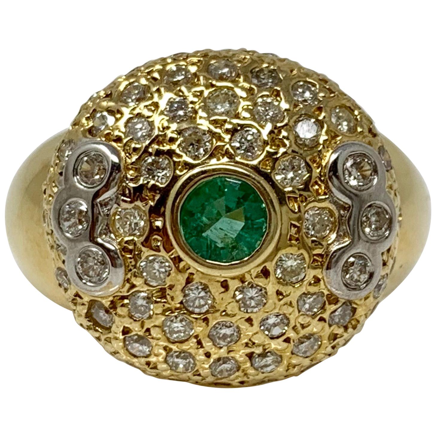 Emerald and White Diamond Ring in Yellow Gold