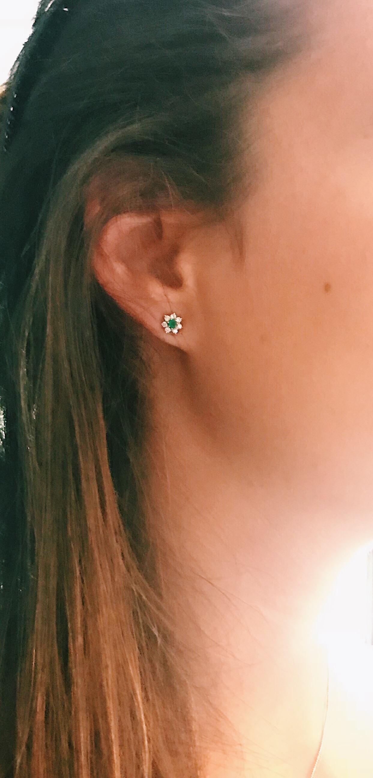 Contemporary Emerald and White Diamond Stud Earrings set in 18kt White Gold Made in Italy