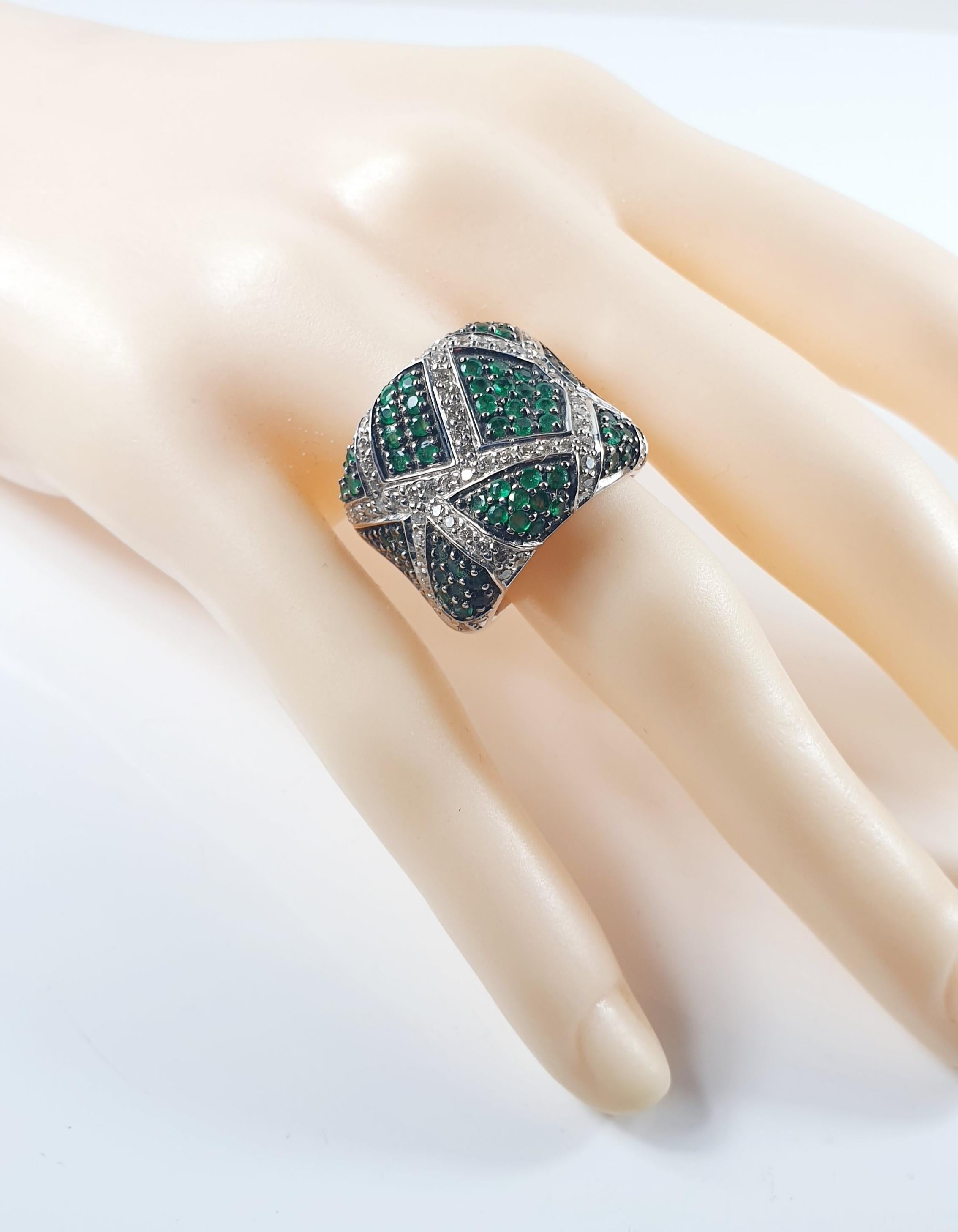 Brilliant Cut Emerald and White Diamonds in Chessboard Design in 18 Karat White Gold Ring For Sale