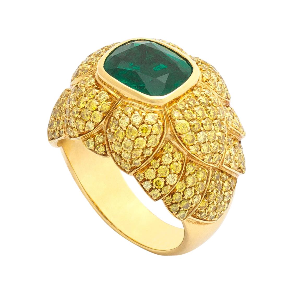 Emerald and Yellow Diamond Gold Ring For Sale