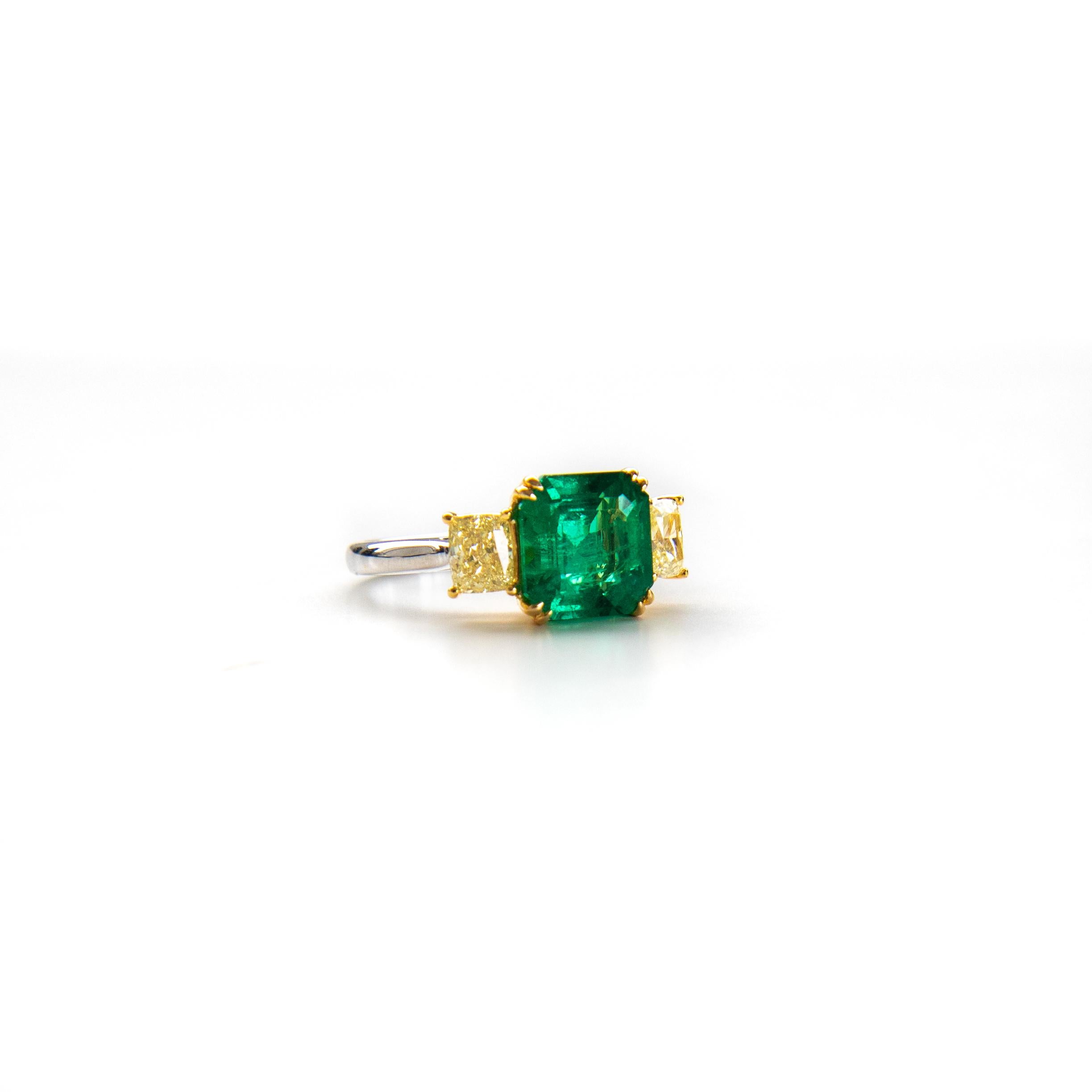 For Sale:  Emerald and Yellow Diamond Ring 3