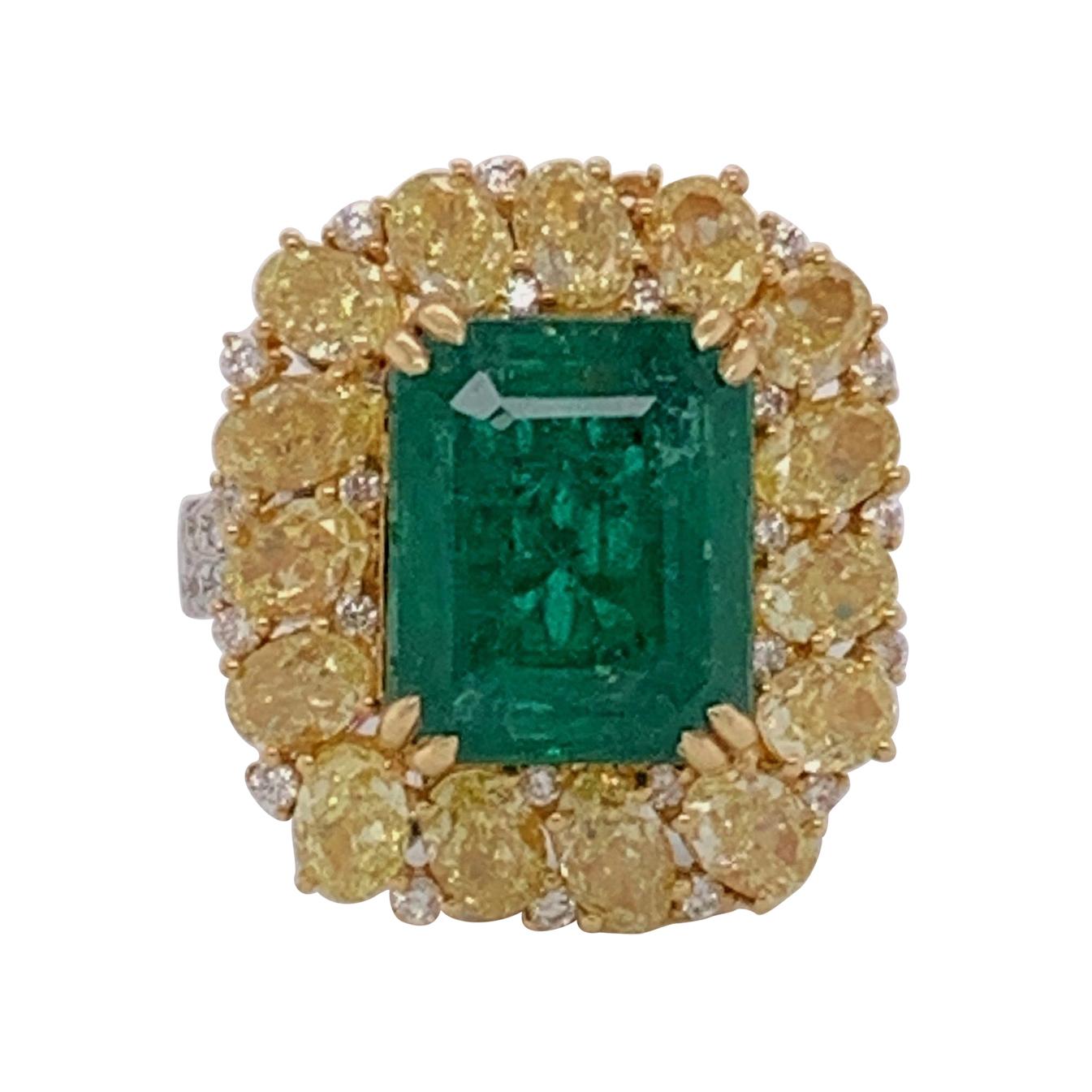 Emerald and Yellow Diamonds Ring