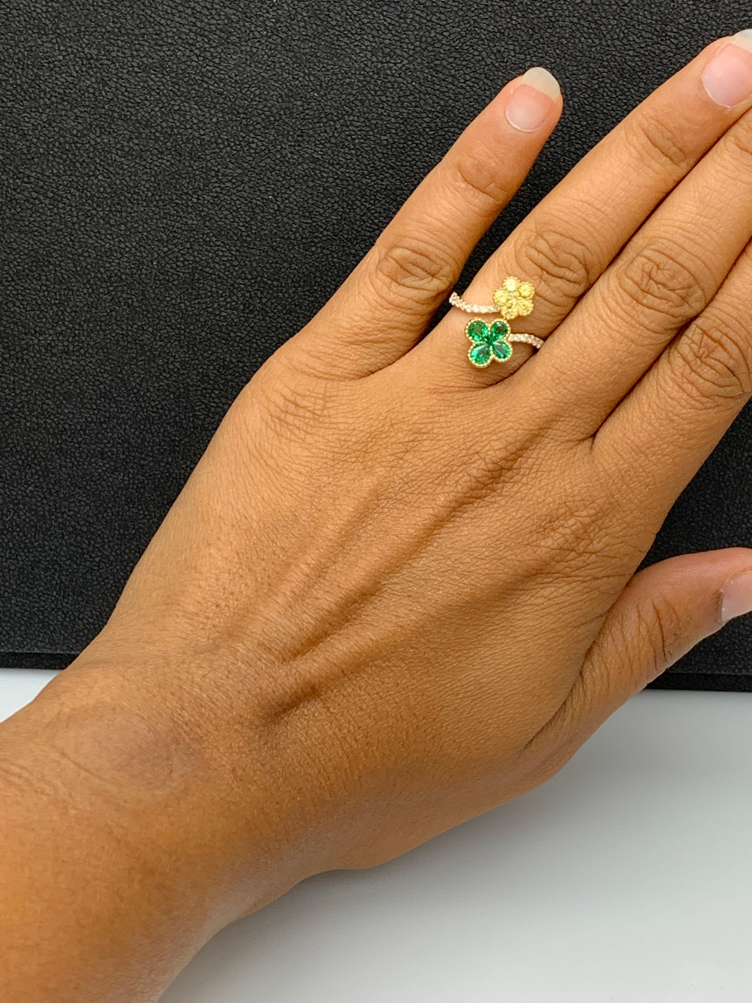 Smaragd und gelber Saphir Blume Diamant Ring in 18K Gelbgold im Angebot 4