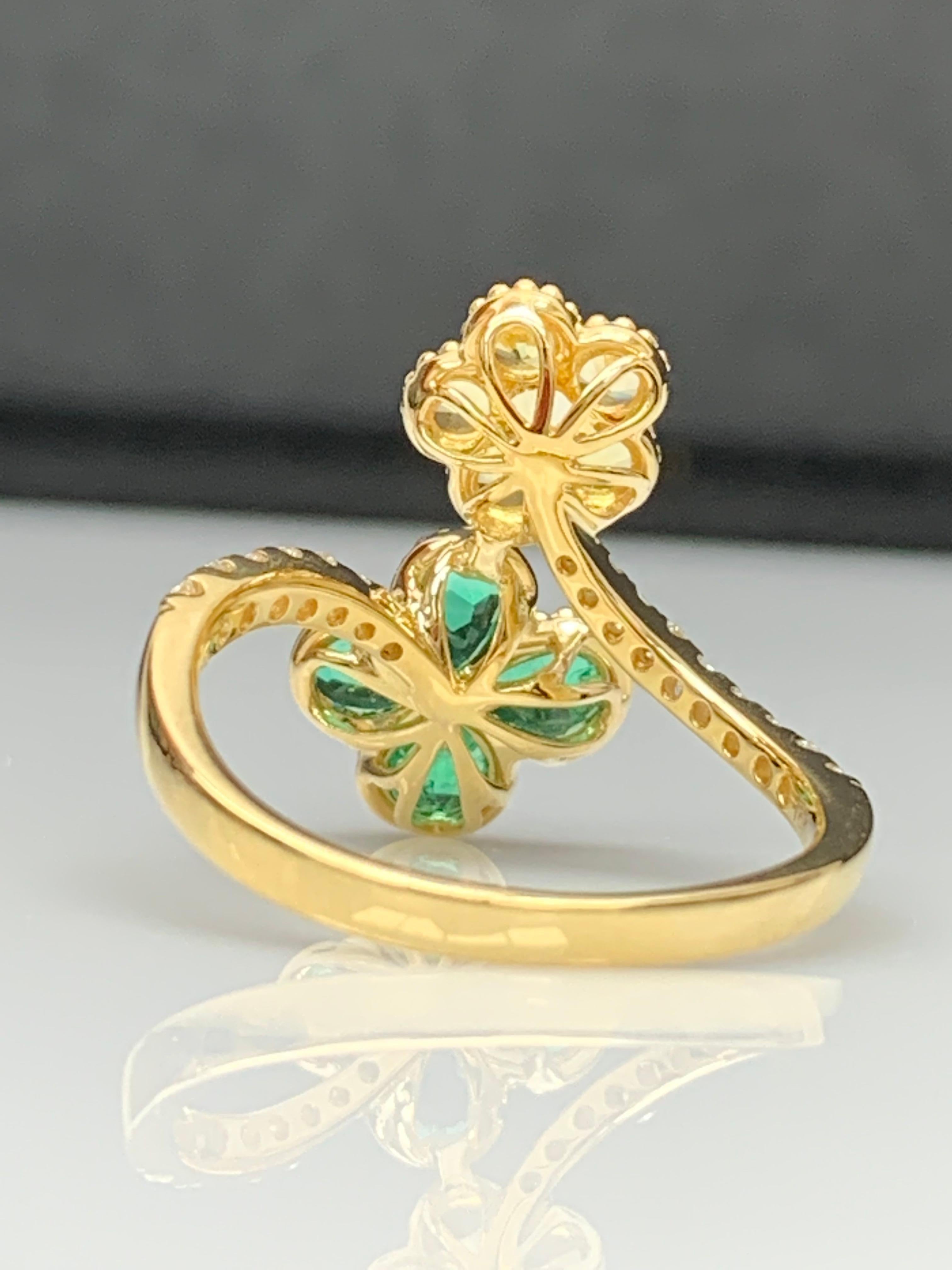 Smaragd und gelber Saphir Blume Diamant Ring in 18K Gelbgold im Angebot 9