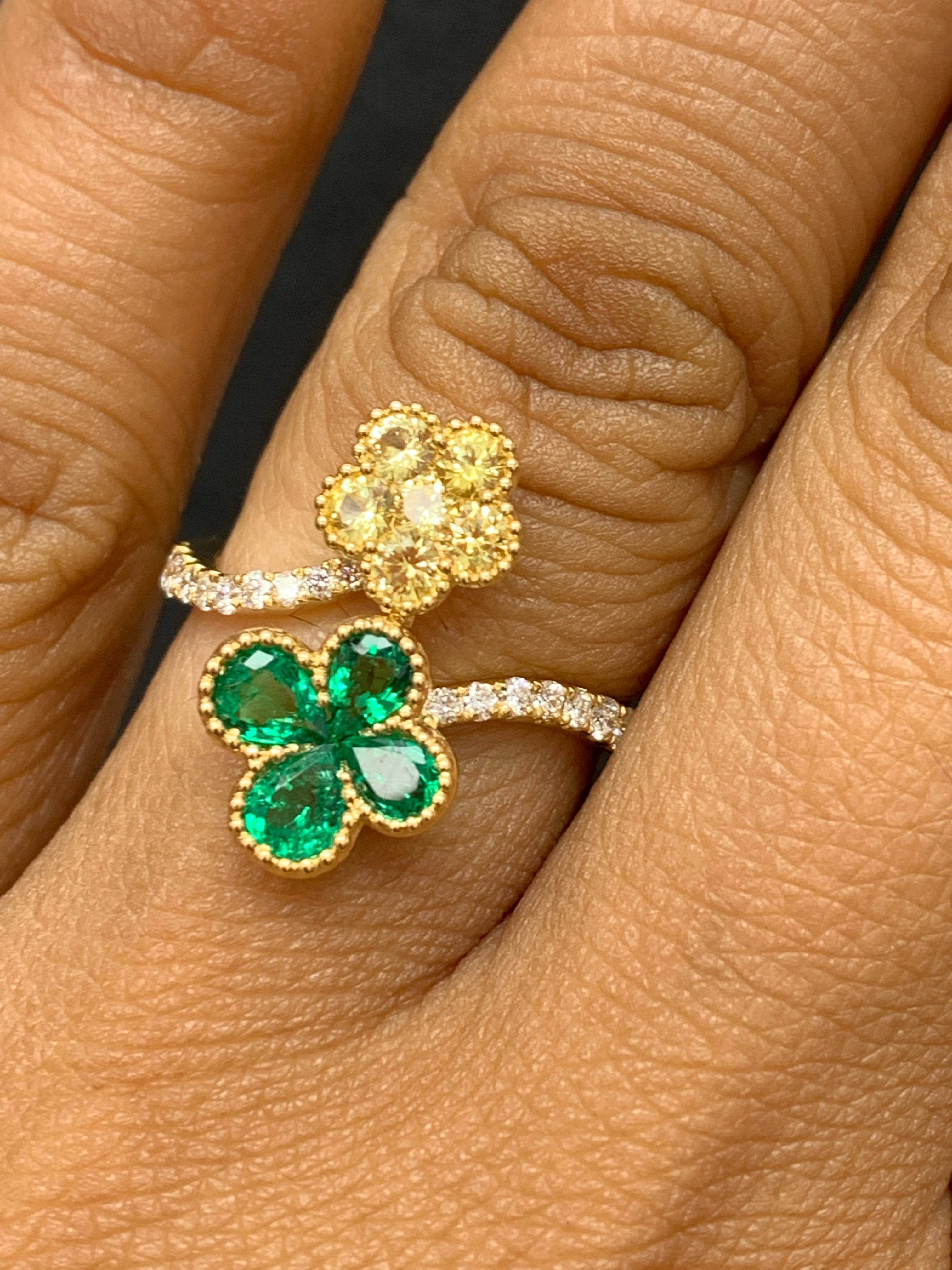 Smaragd und gelber Saphir Blume Diamant Ring in 18K Gelbgold (Zeitgenössisch) im Angebot