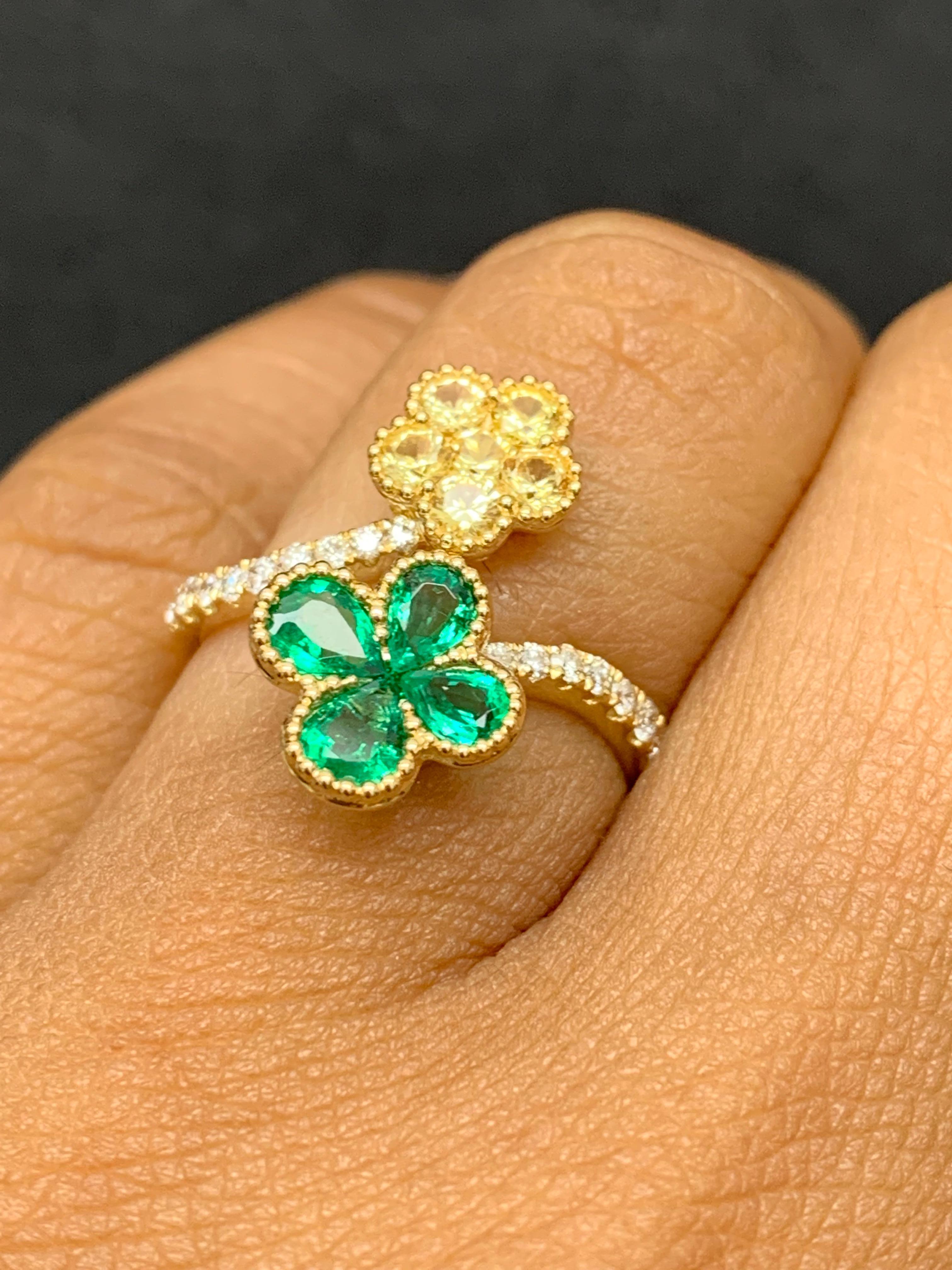 Smaragd und gelber Saphir Blume Diamant Ring in 18K Gelbgold (Gemischter Schliff) im Angebot
