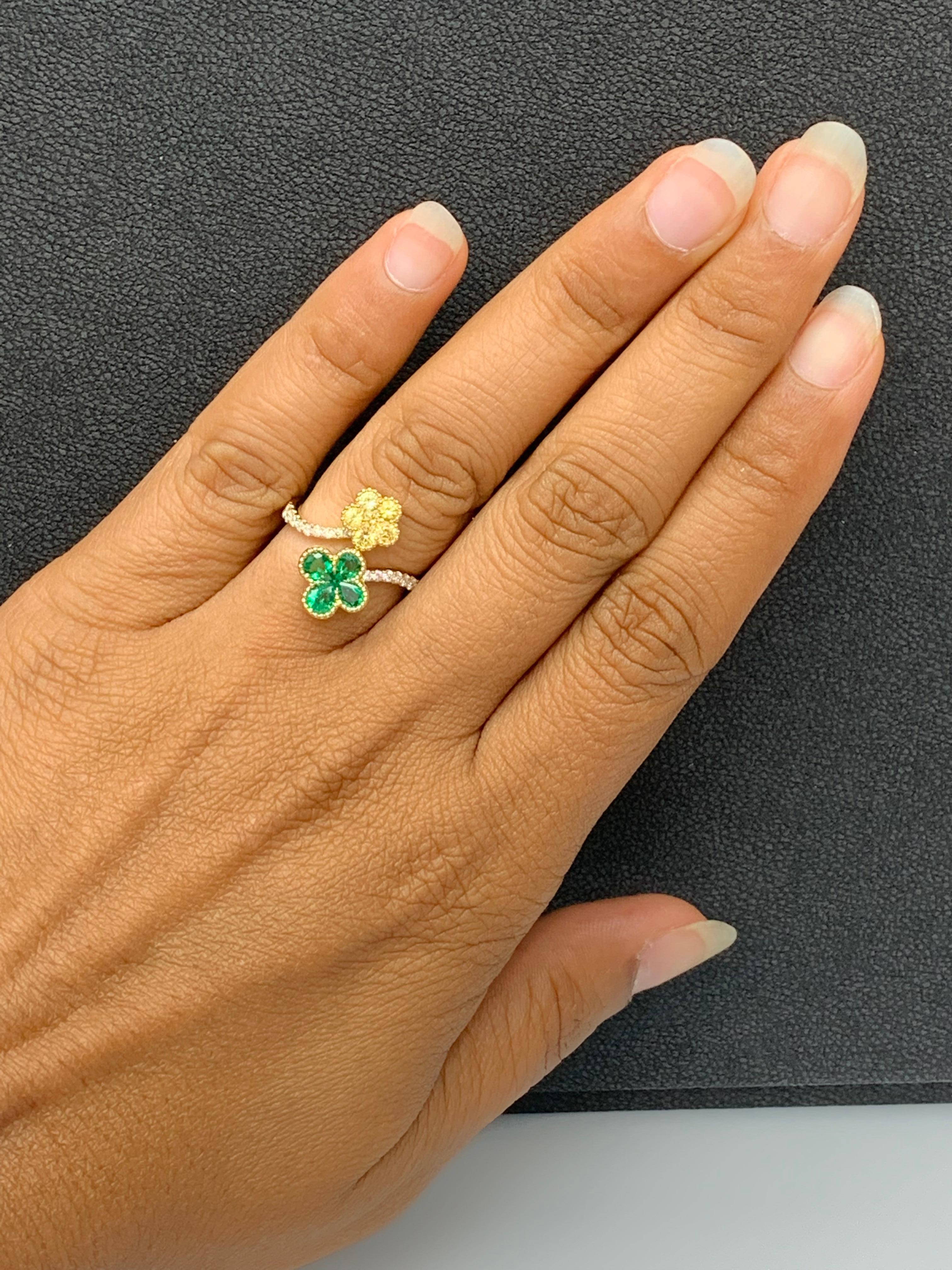 Smaragd und gelber Saphir Blume Diamant Ring in 18K Gelbgold im Angebot 2