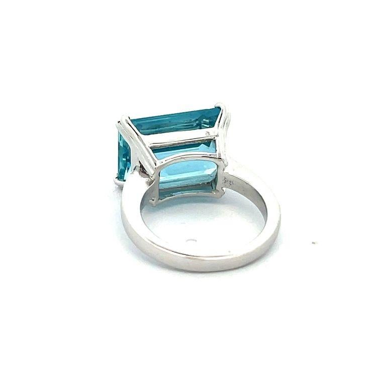 Emerald Aquamarine 10.18 CT Fashion Ring 14K White Gold For Sale 1