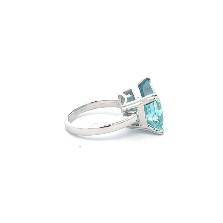 Emerald Aquamarine 10.18 CT Fashion Ring 14K White Gold For Sale 3