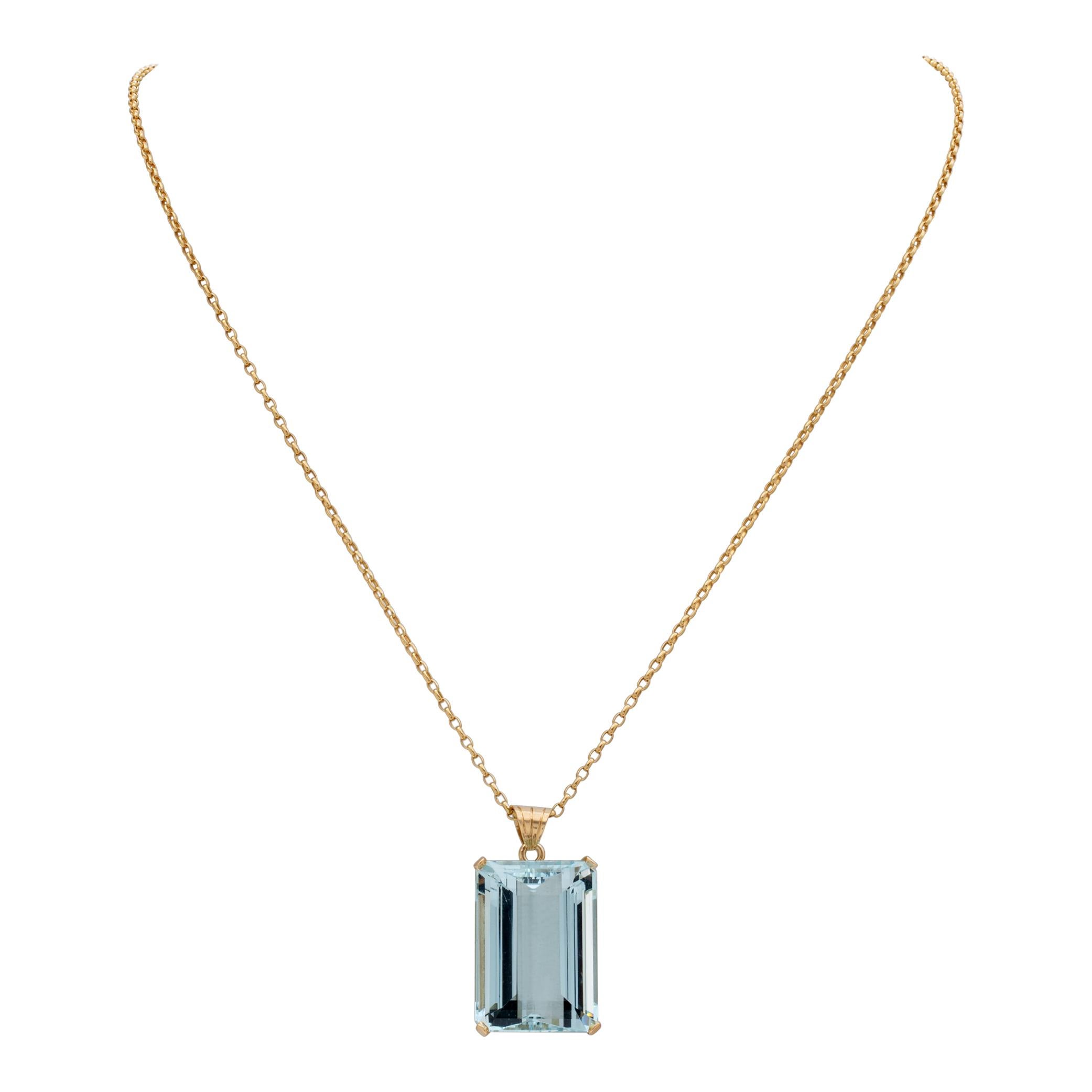 AGL Certified brilliant Emerald cut Aquamarine (over 28.35 carats) pendant with 18