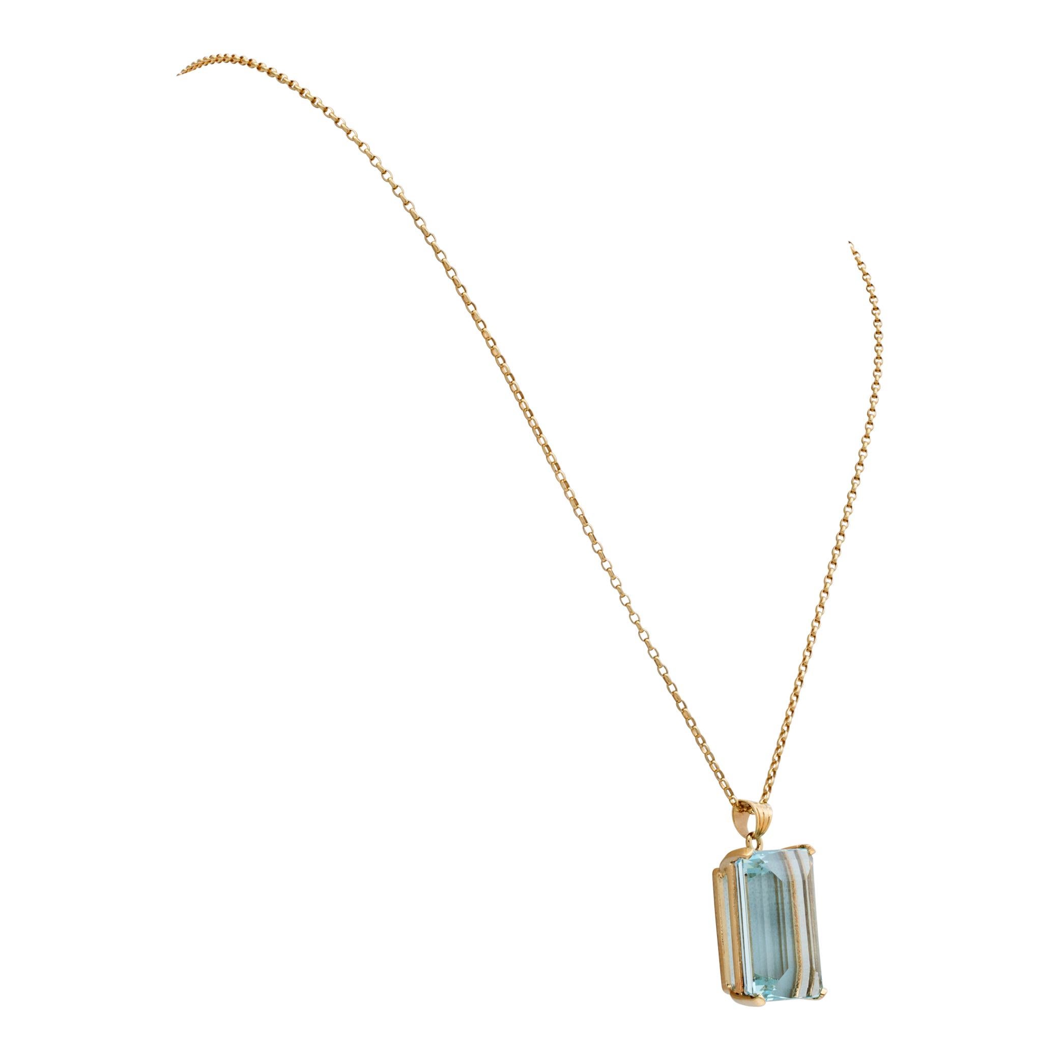 Ciondolo con smeraldo e acquamarina con catena in oro 18k In condizioni ottime in vendita a Surfside, FL