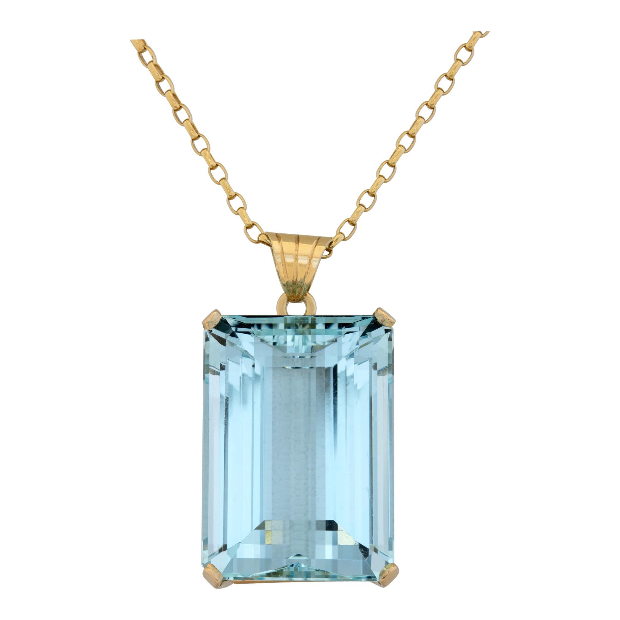 Emerald Aquamarine Pendant With 18k Gold Chain For Sale