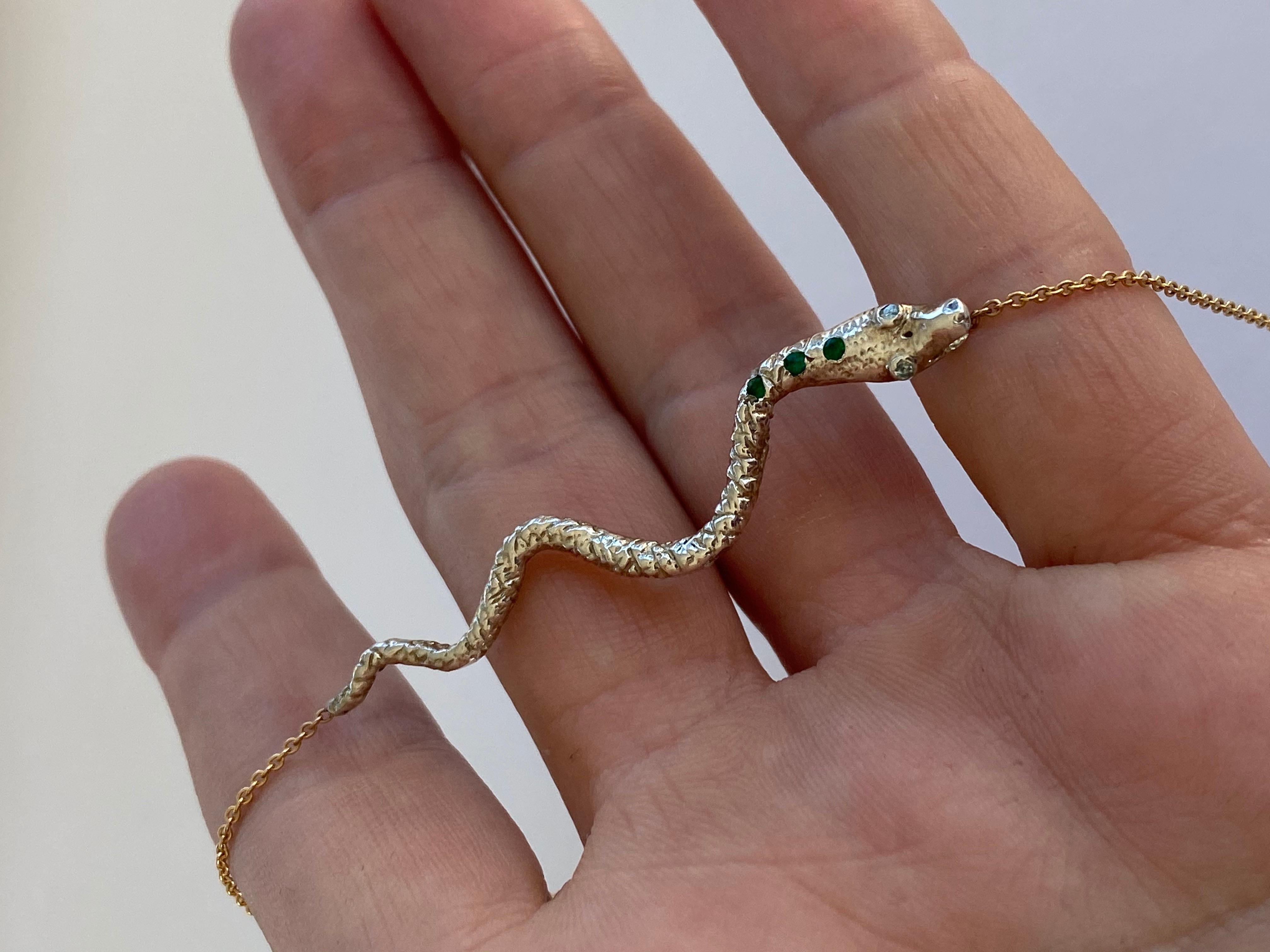 Contemporain J Dauphin Collier ras du cou chaîne collier serpent émeraude aigue-marine pendentif en vente