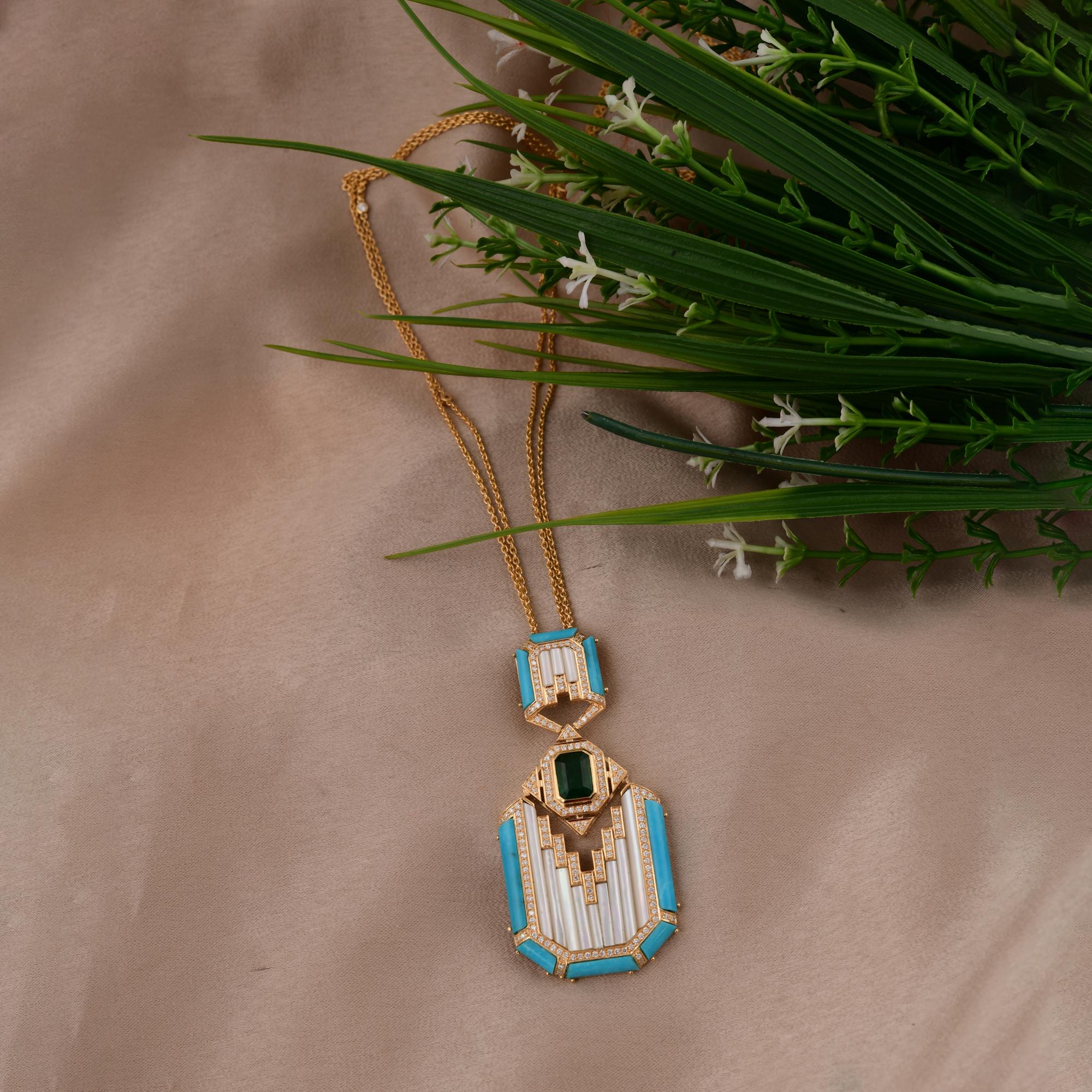 Taille ronde Collier pendentif MOP en or jaune 18 carats avec émeraude d'Arizona et turquoise SI/H et diamants en vente