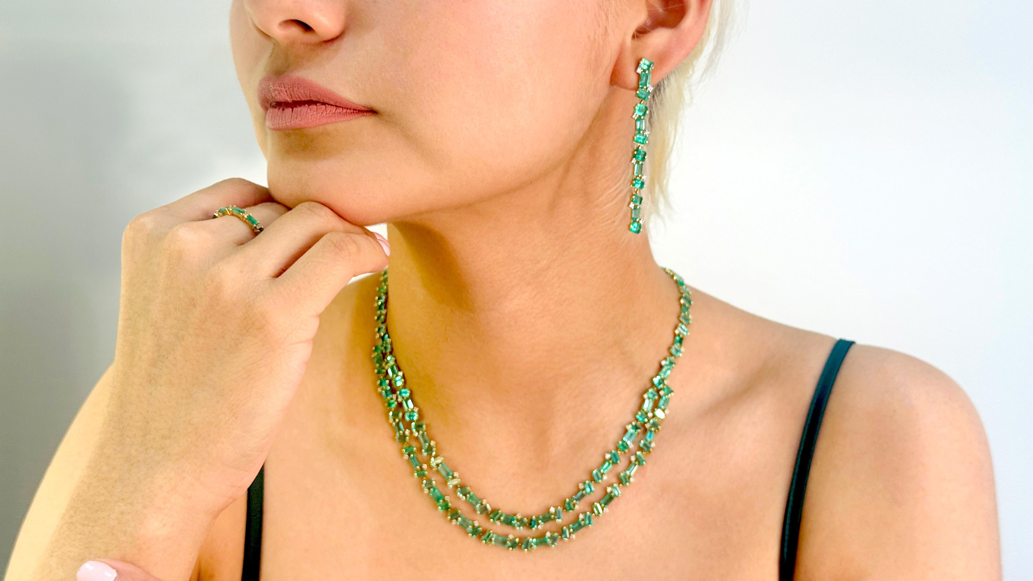 Collier d'émeraudes baguettes et de diamants en or jaune 18 carats en vente 1