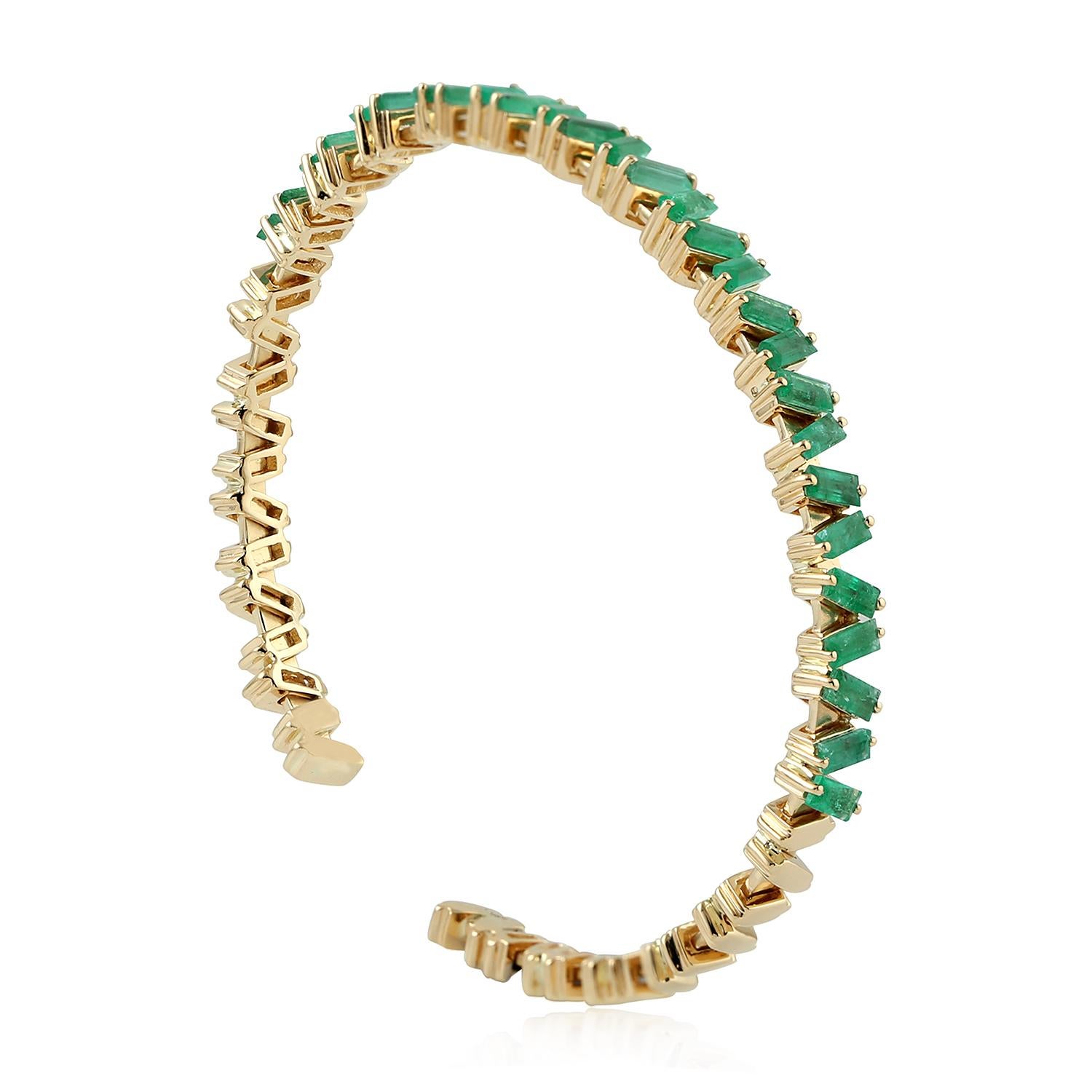 Taille mixte Bracelet baguette émeraude en or jaune 18 carats en vente