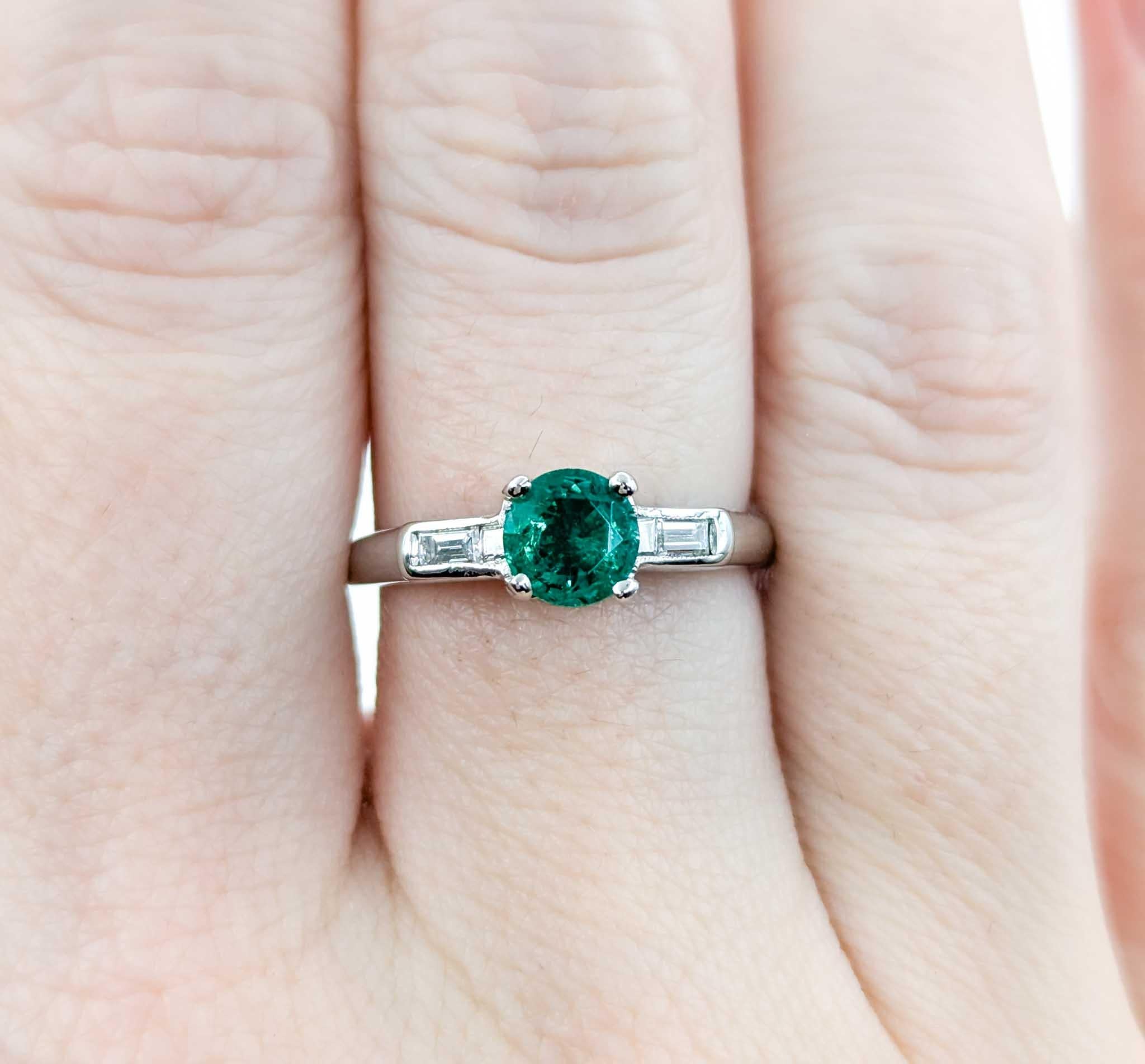 Emerald & Baguette Diamonds Ring in Platinum For Sale 4