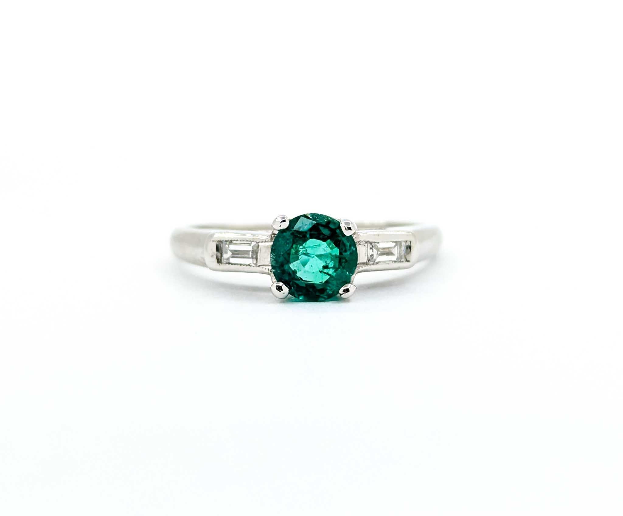Emerald & Baguette Diamonds Ring in Platinum For Sale 2