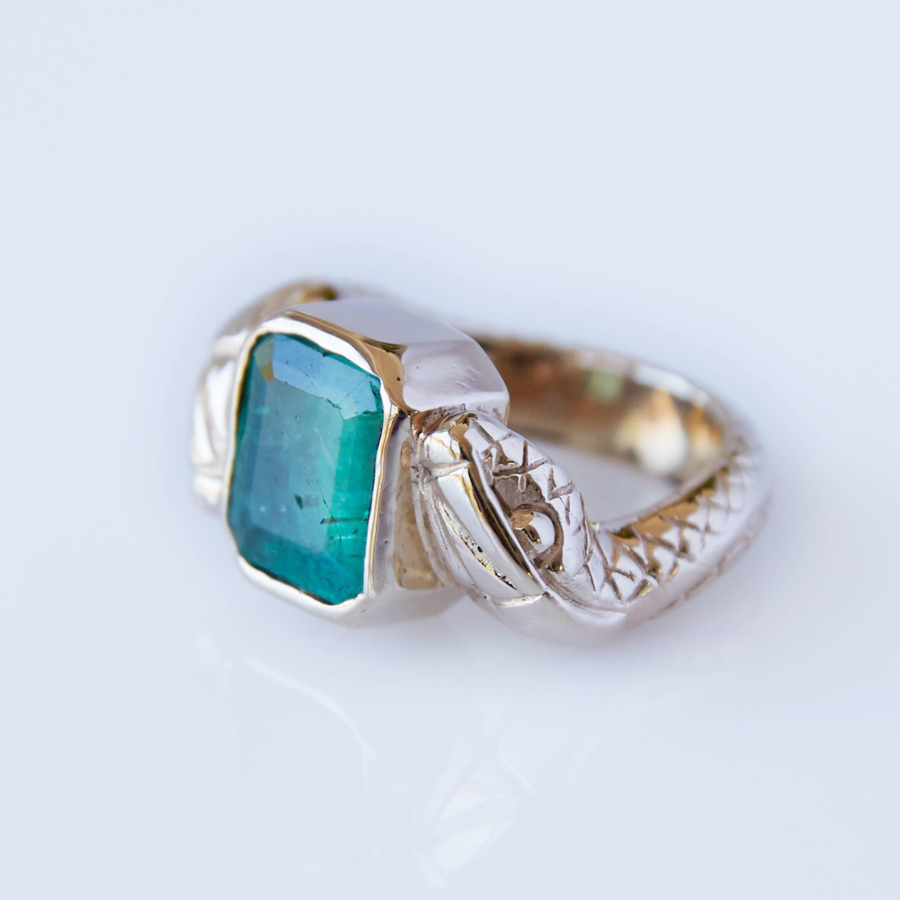 Contemporary Emerald Baguette Snake Ring Gold Fashion Cocktail Ring Animal Jewelry J Dauphin For Sale