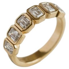 Emerald Band 14K White Gold Classic Charm High Jewellery