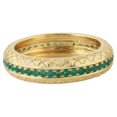 Anillo de oro amarillo de 18 quilates con esmeralda