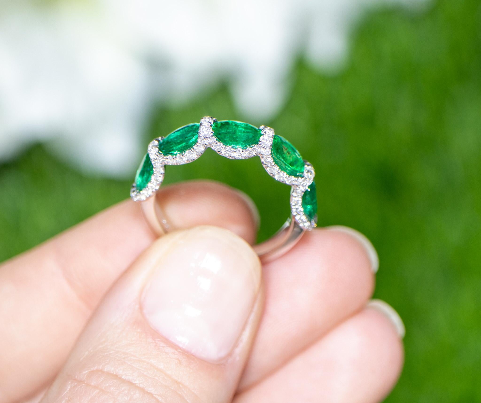 Emerald Band Ring With Diamonds 2.45 Carats 18K Gold In Excellent Condition For Sale In Laguna Niguel, CA