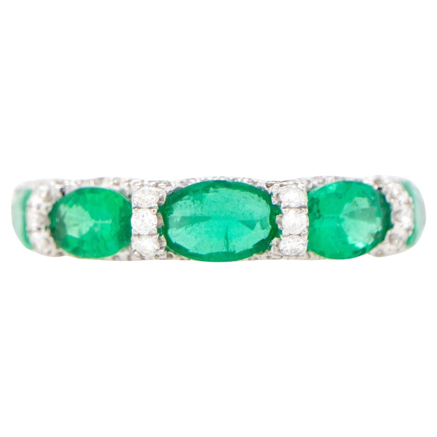 Emerald Band Ring With Diamonds 2.45 Carats 18K Gold For Sale