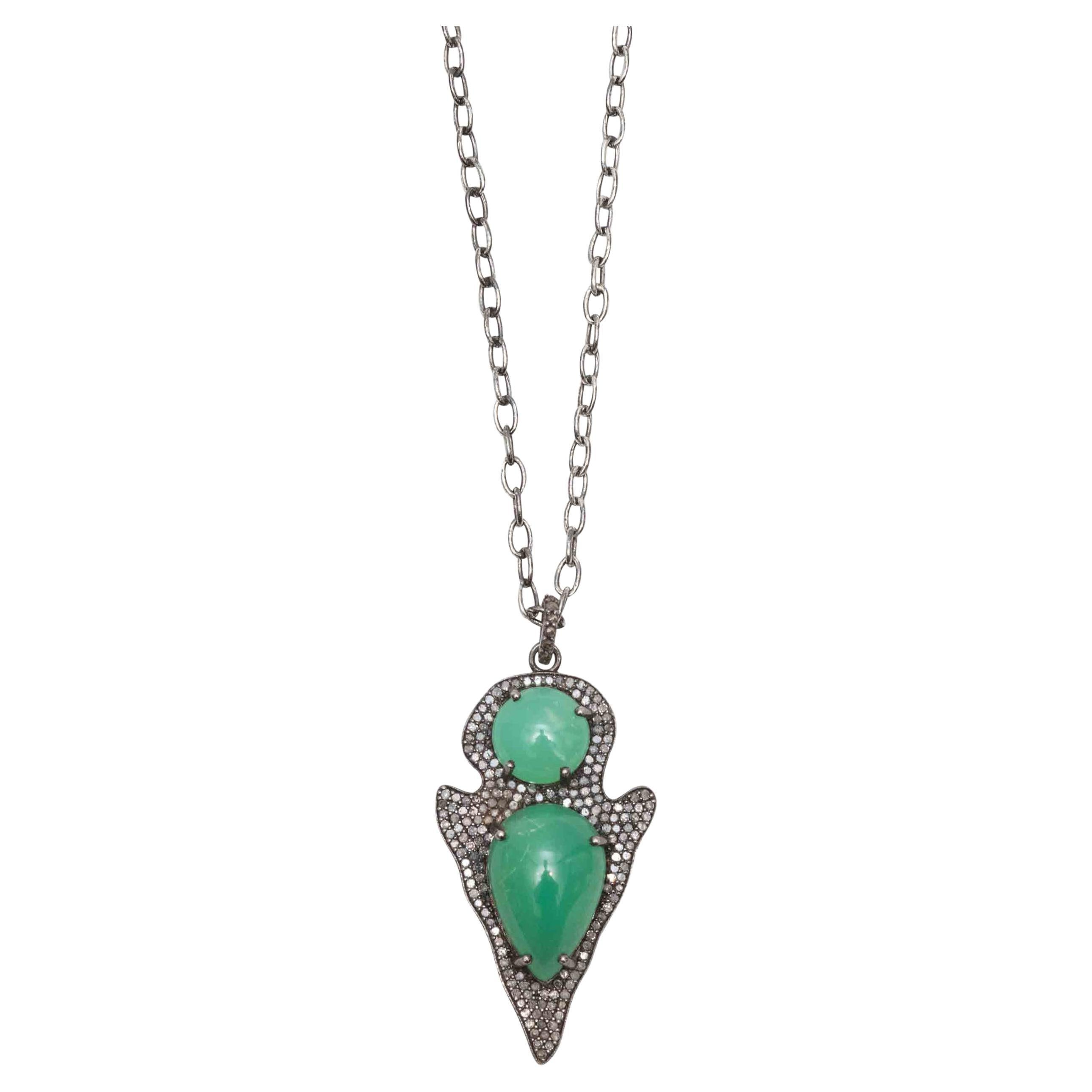 Collana con ciondolo a lancia in smeraldo Bavna Pave Diamond in vendita