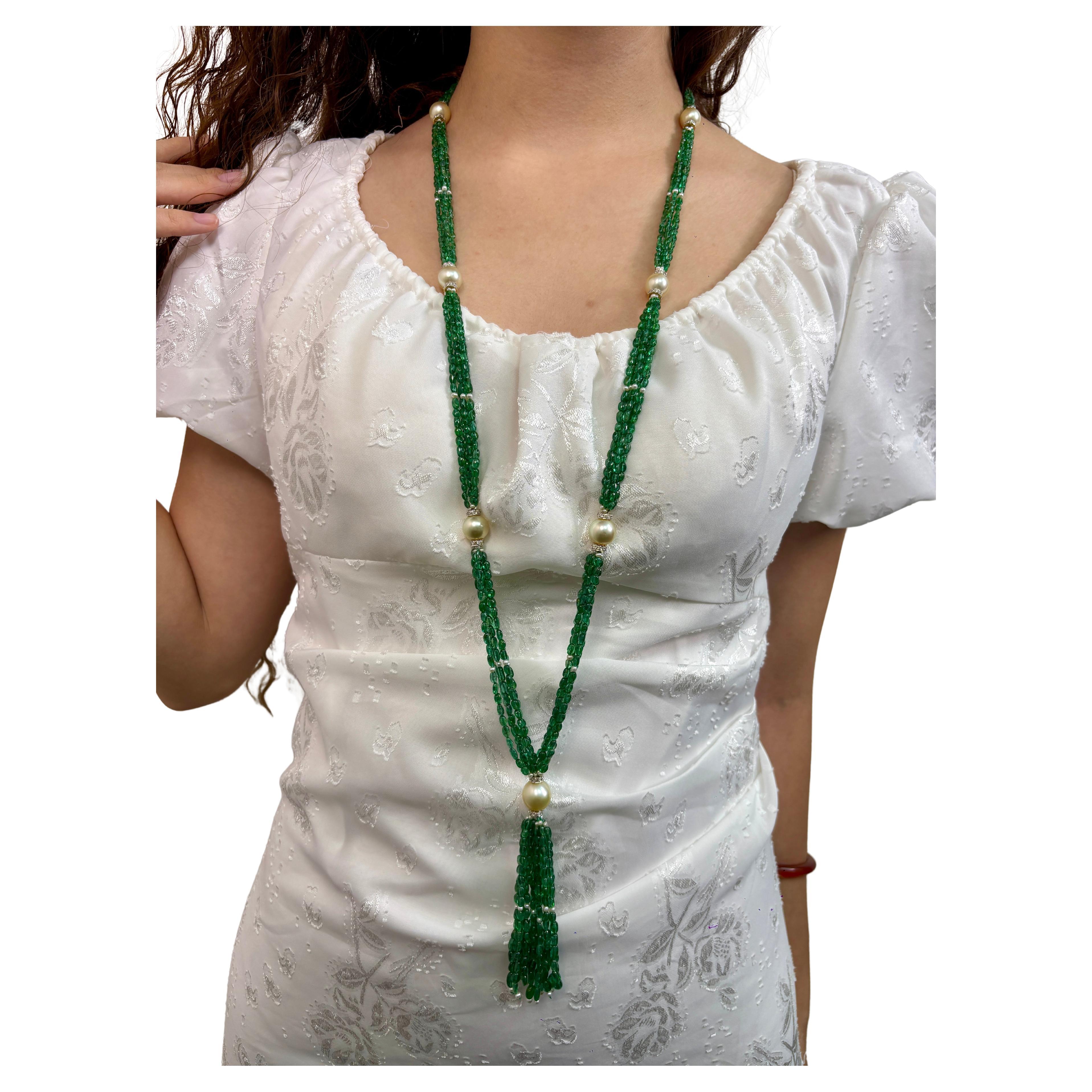 Collier Cts 241 perles d'émeraudes des mers du Sud et rondelle de diamants