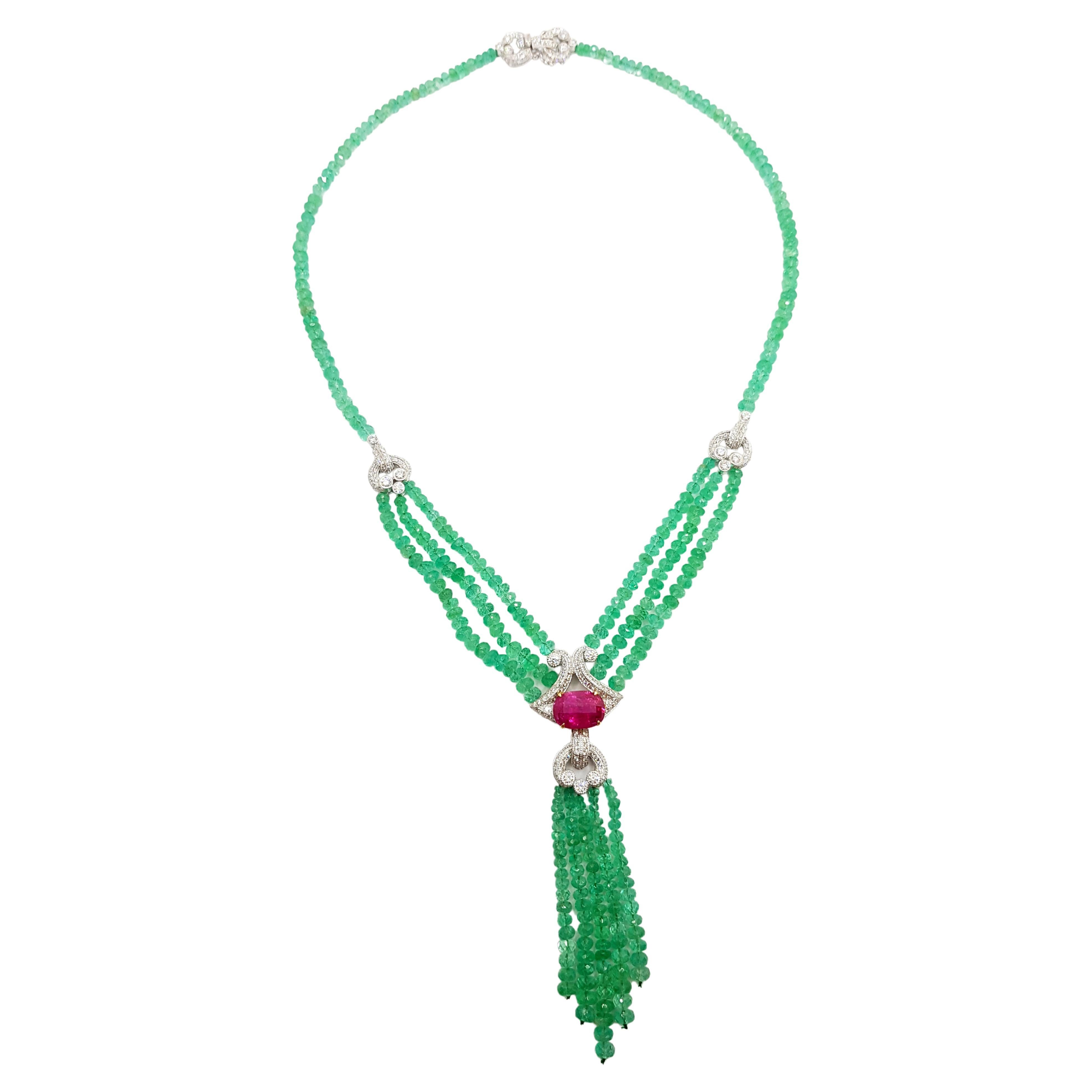 Smaragdperlen, Rubin mit Diamant-Halskette aus 18 Karat Weißgold in Fassungen