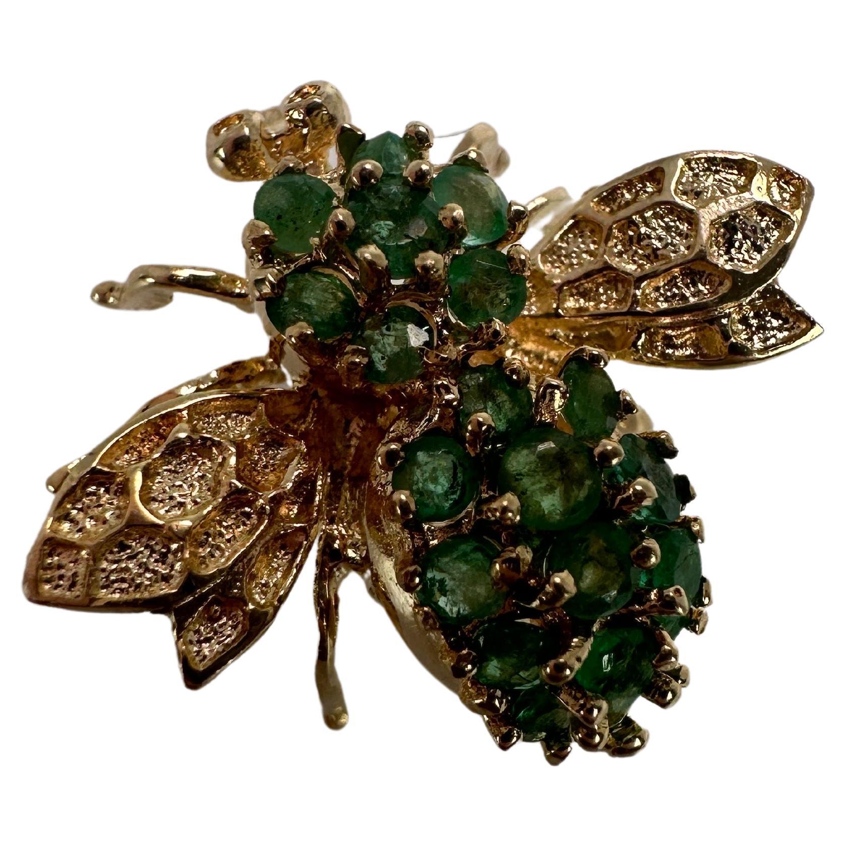 Emerald Bee Brooch Pin 14KT yellow gold For Sale