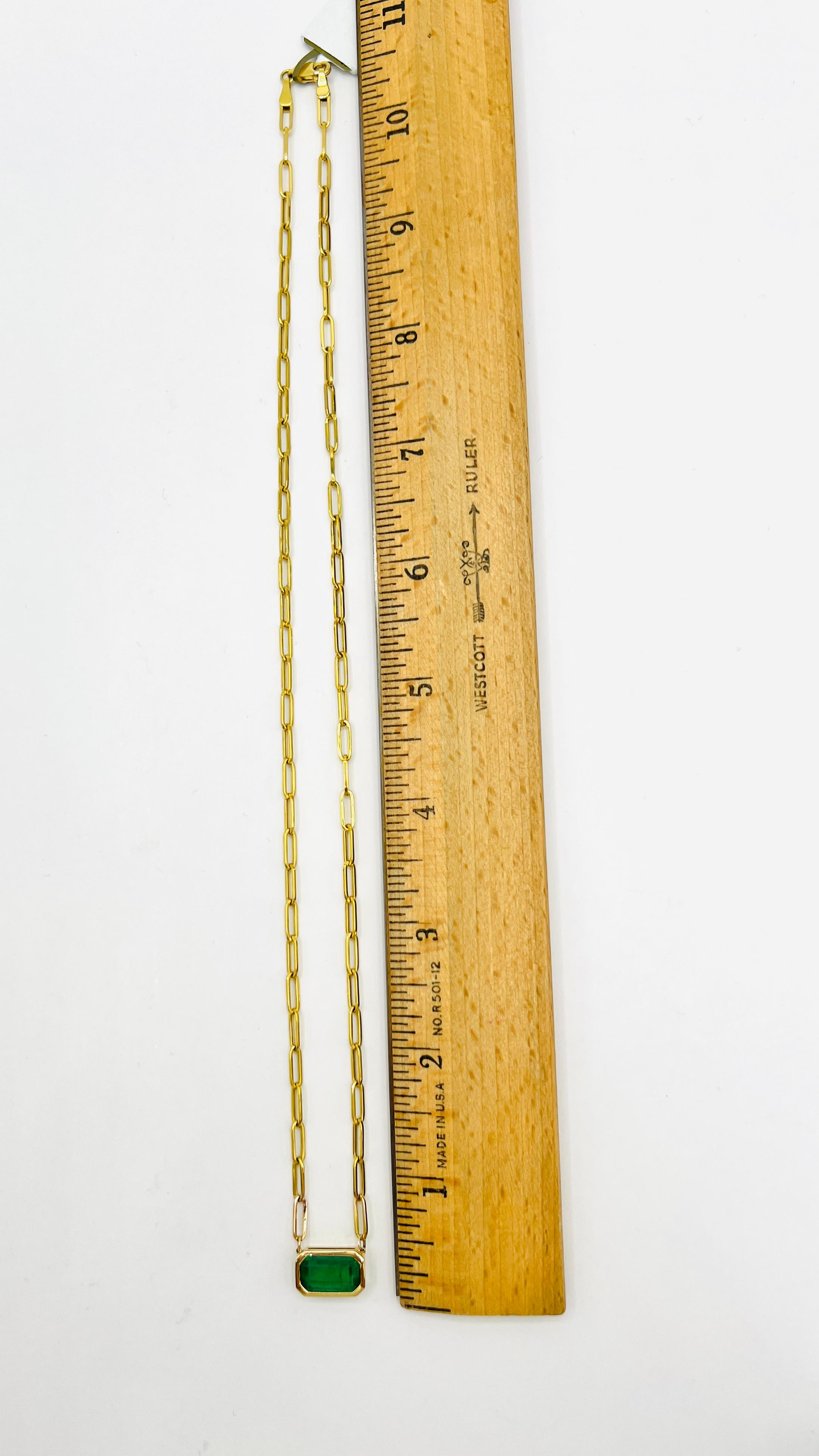 Smaragd Lünette Büroklammer Kette Halskette in 14K Gelbgold im Angebot 3