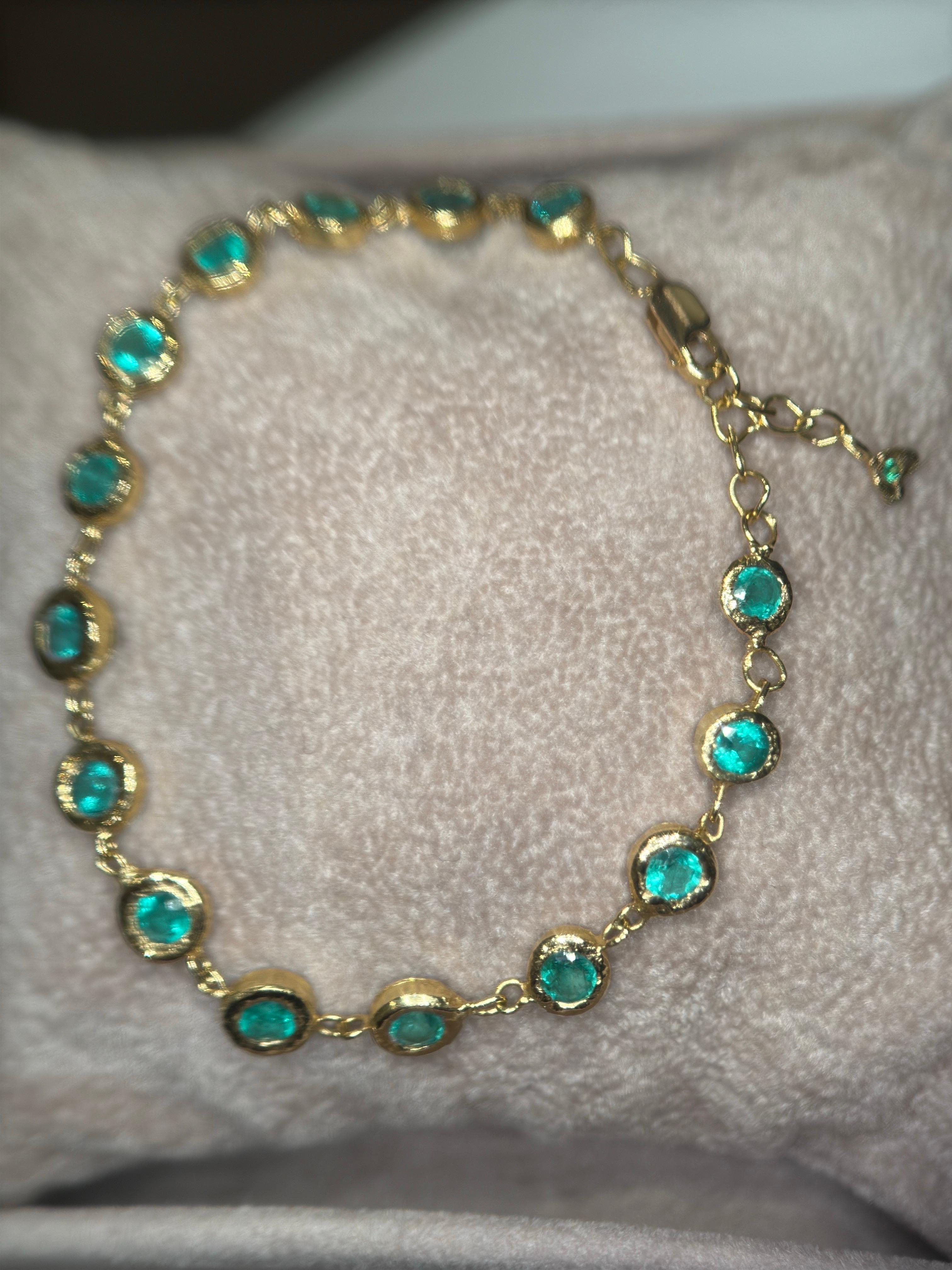 Bracciale tennis Leto Lama con castone di smeraldo e ciottoli in oro 18 carati in vendita 4