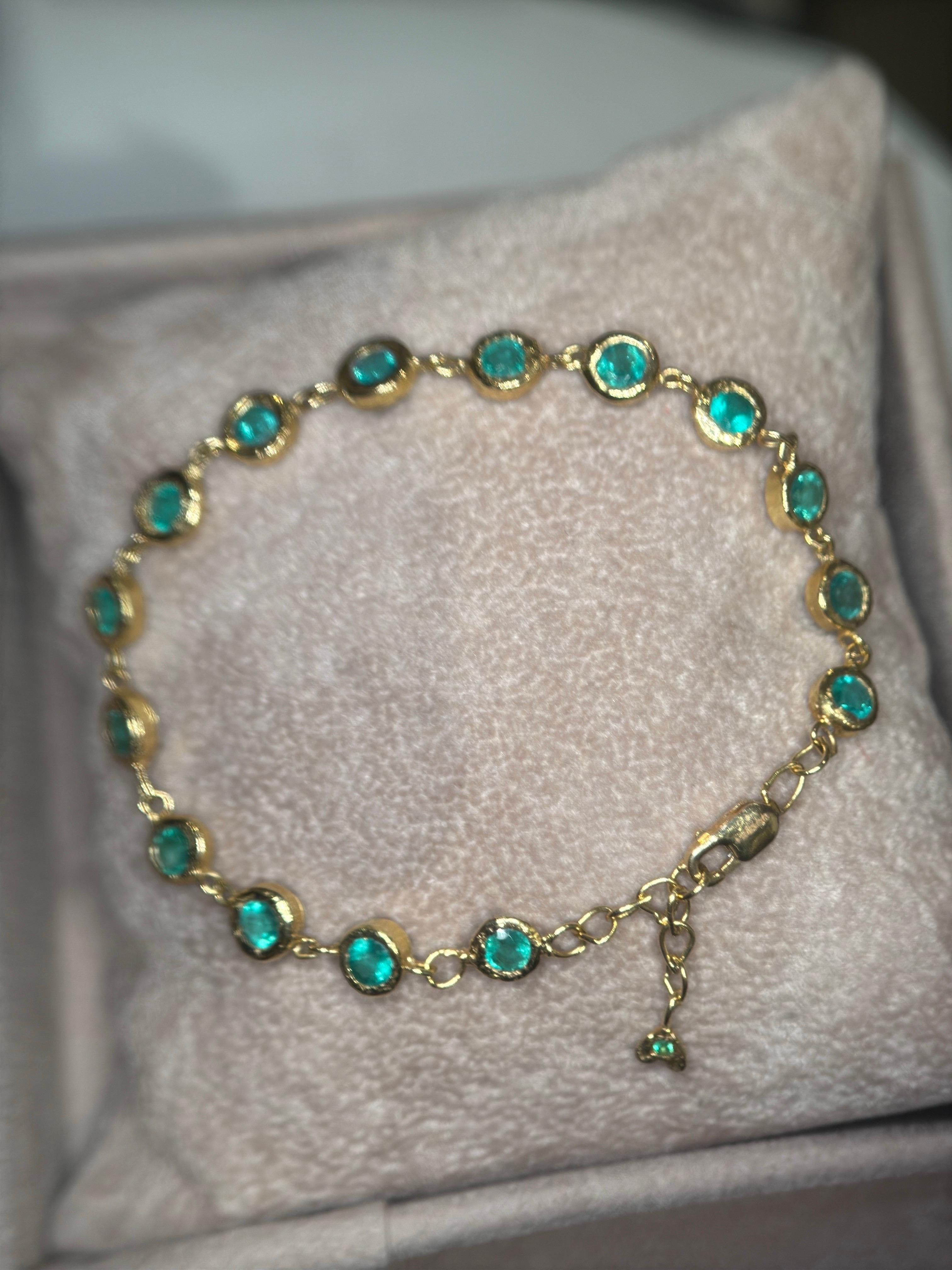 Bracciale tennis Leto Lama con castone di smeraldo e ciottoli in oro 18 carati in vendita 5