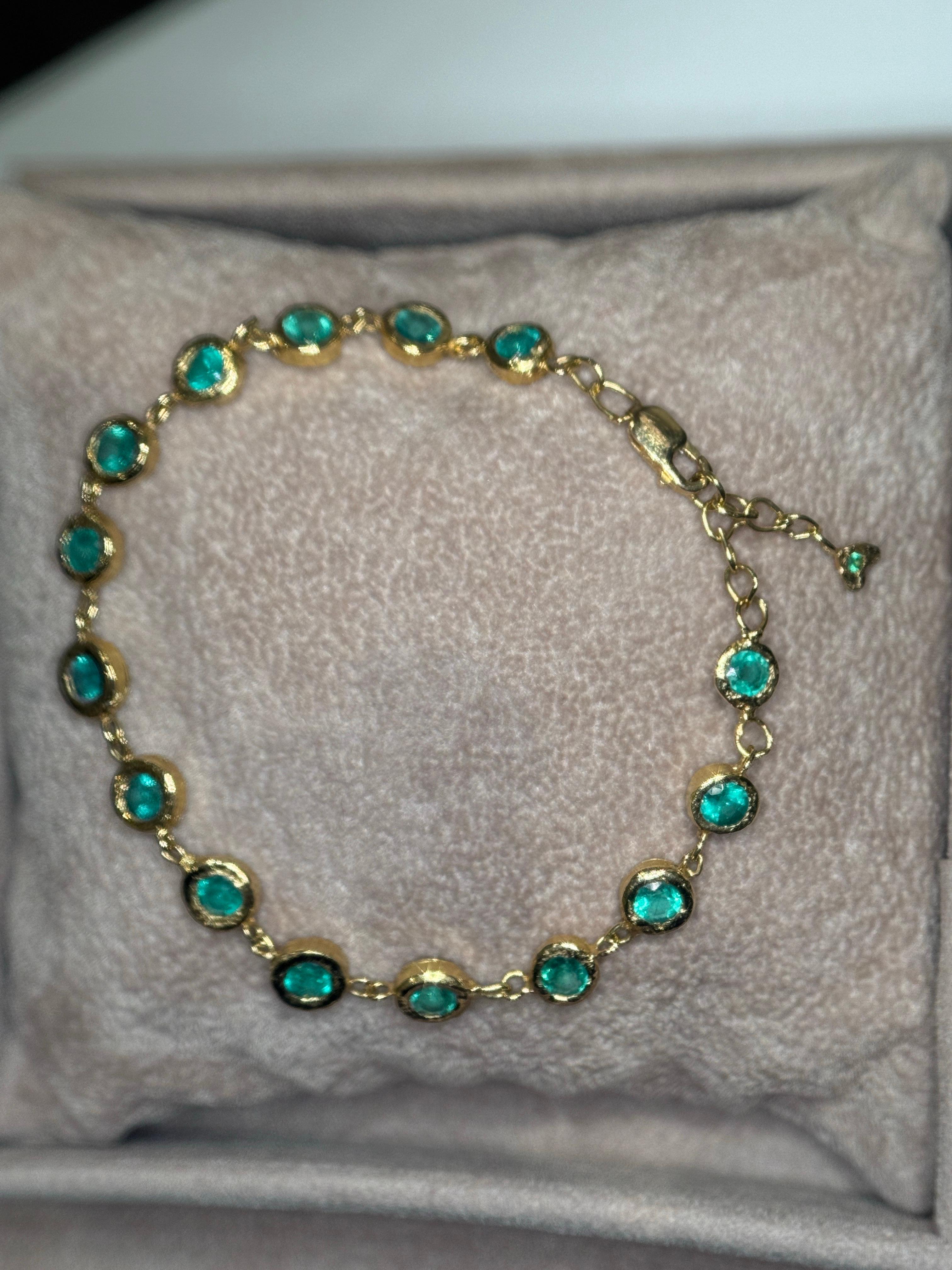 Bracciale tennis Leto Lama con castone di smeraldo e ciottoli in oro 18 carati in vendita 6