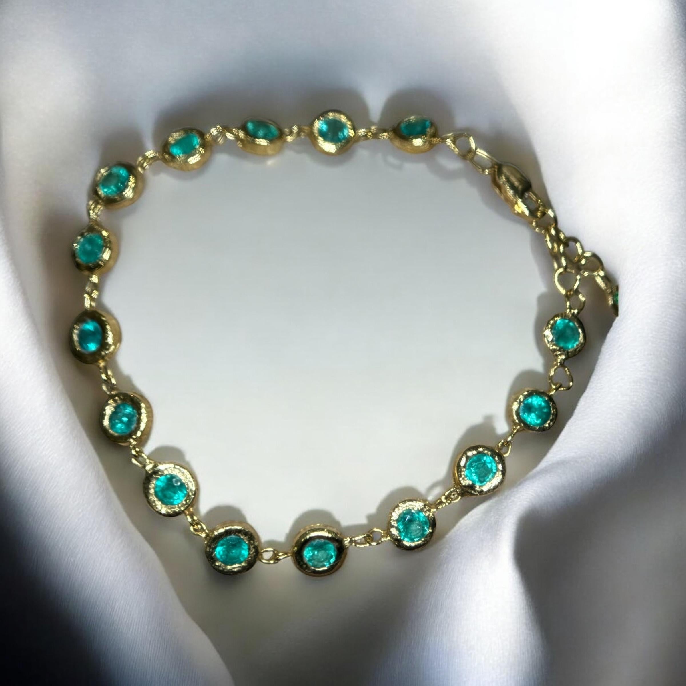 Bracciale tennis Leto Lama con castone di smeraldo e ciottoli in oro 18 carati In condizioni Nuovo in vendita a London, GB