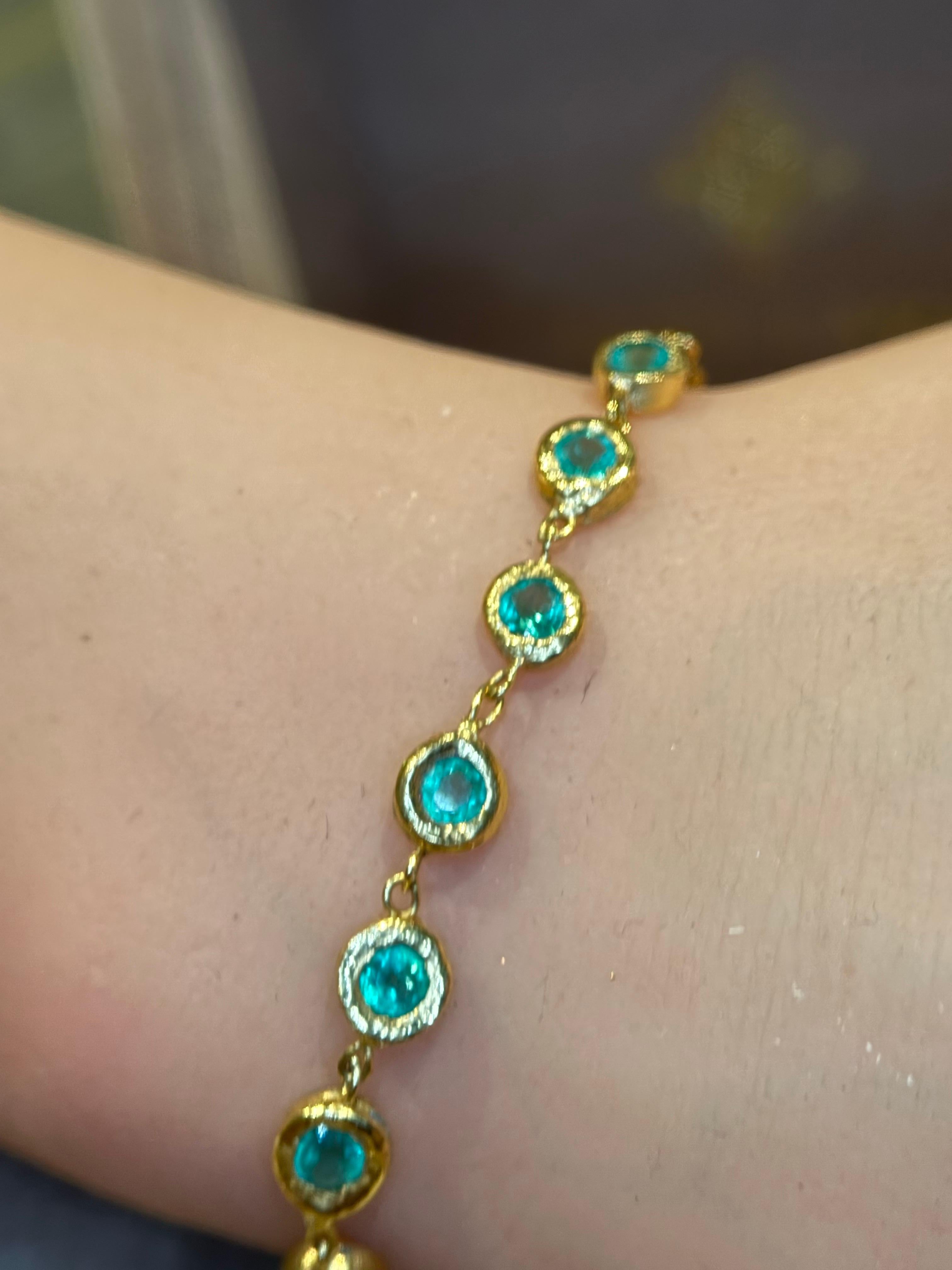 Donna Bracciale tennis Leto Lama con castone di smeraldo e ciottoli in oro 18 carati in vendita