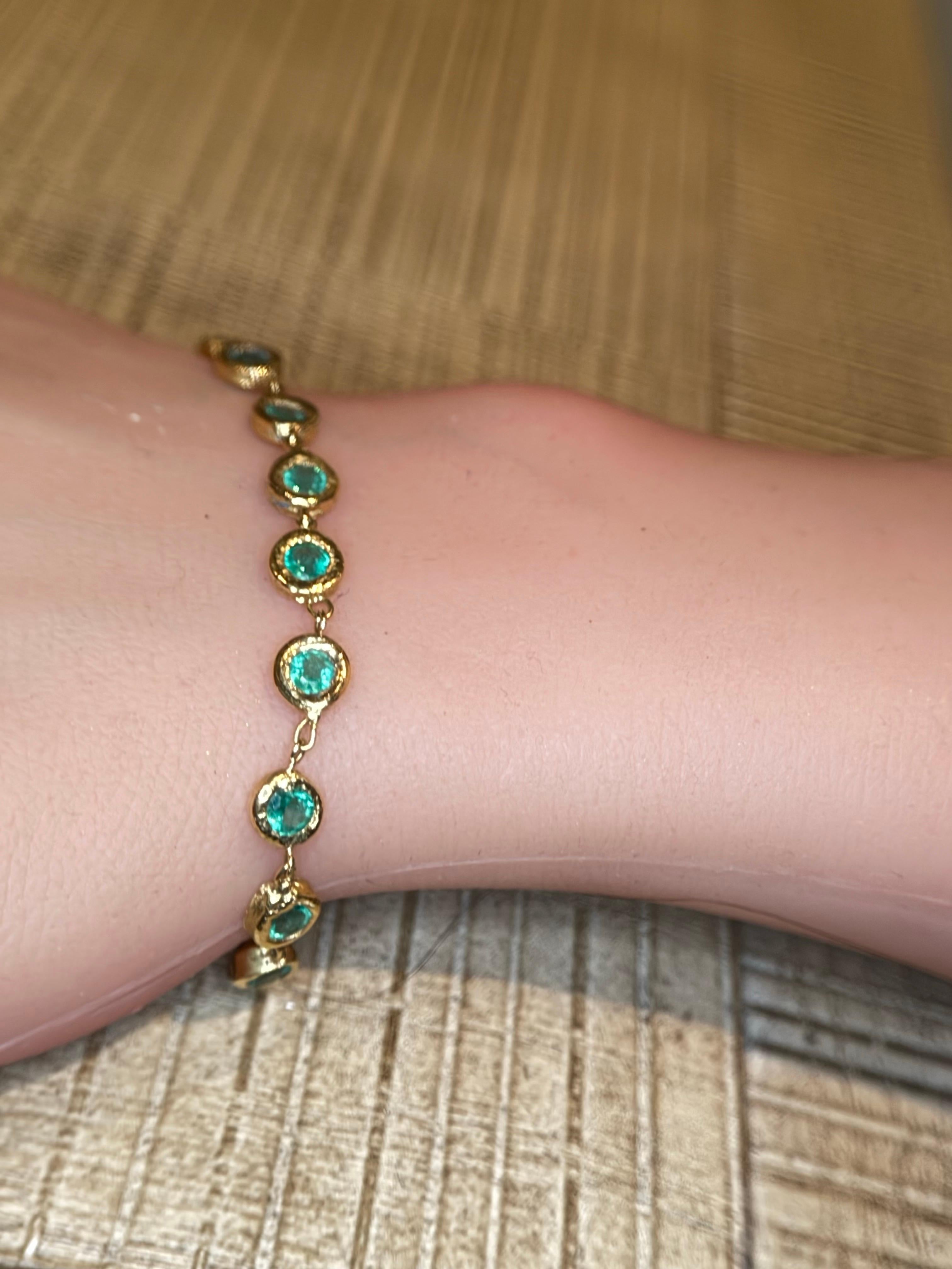 Bracciale tennis Leto Lama con castone di smeraldo e ciottoli in oro 18 carati in vendita 1