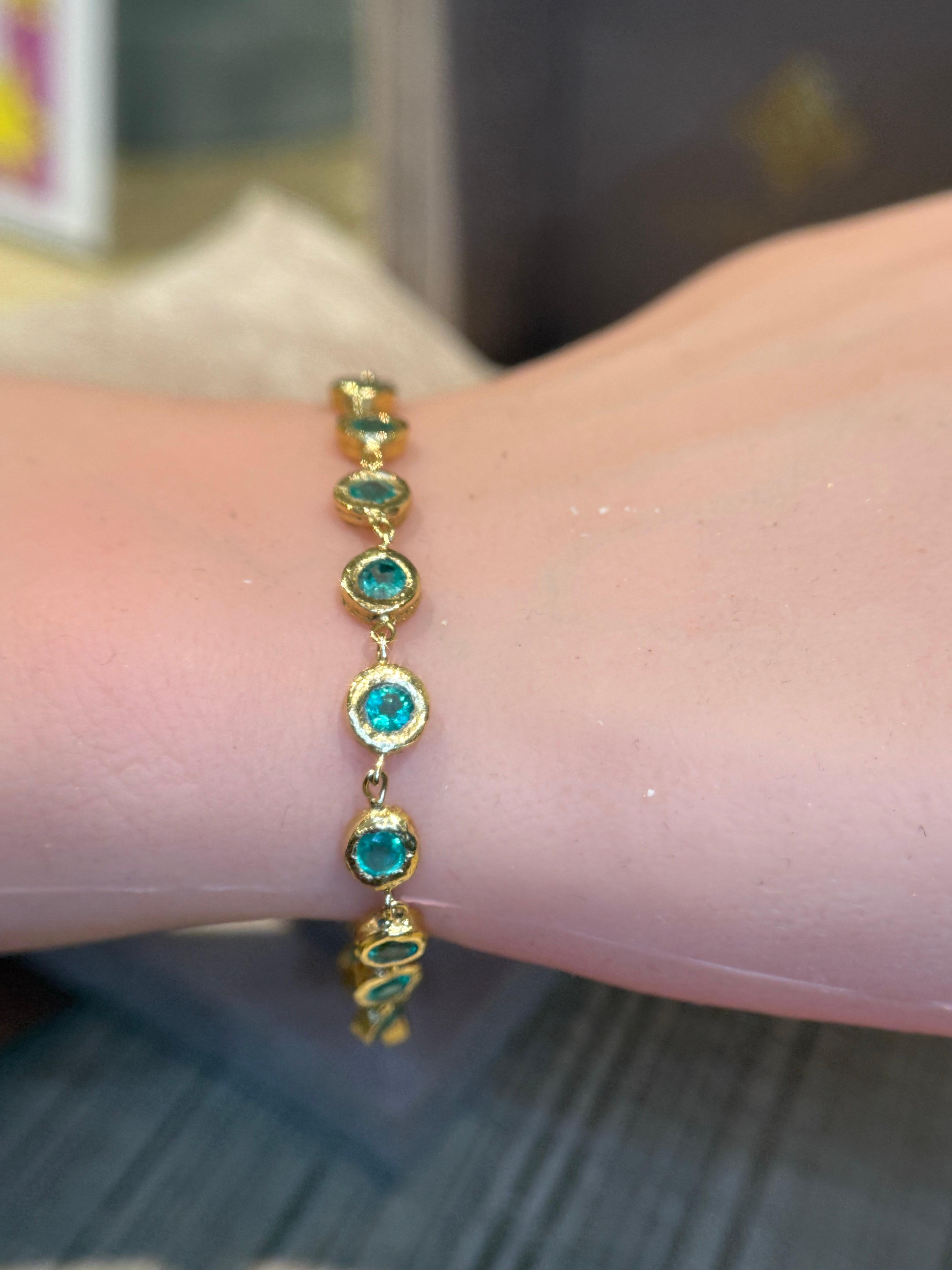 Bracciale tennis Leto Lama con castone di smeraldo e ciottoli in oro 18 carati in vendita 3
