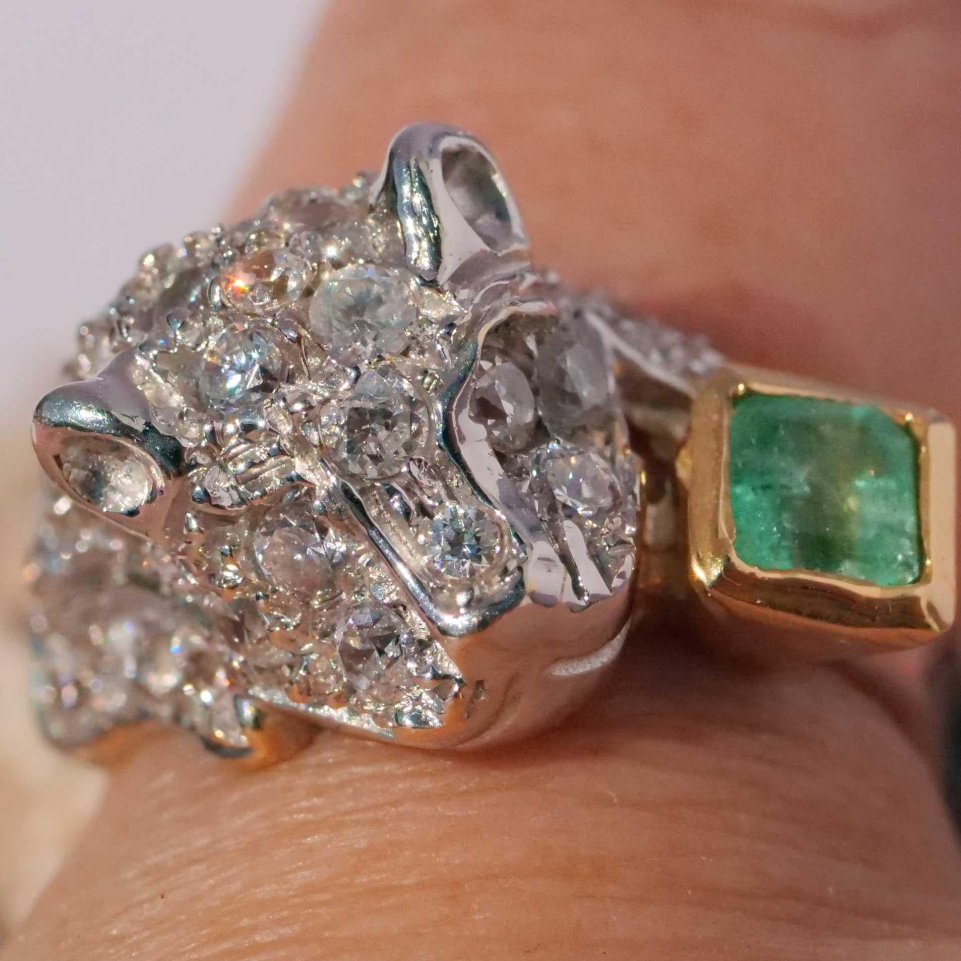 Smaragd großer Katzenring 18 kt Weißgold 0,25 Karat wunderschön gestalteter Smaragd im Zustand „Hervorragend“ in Viena, Viena