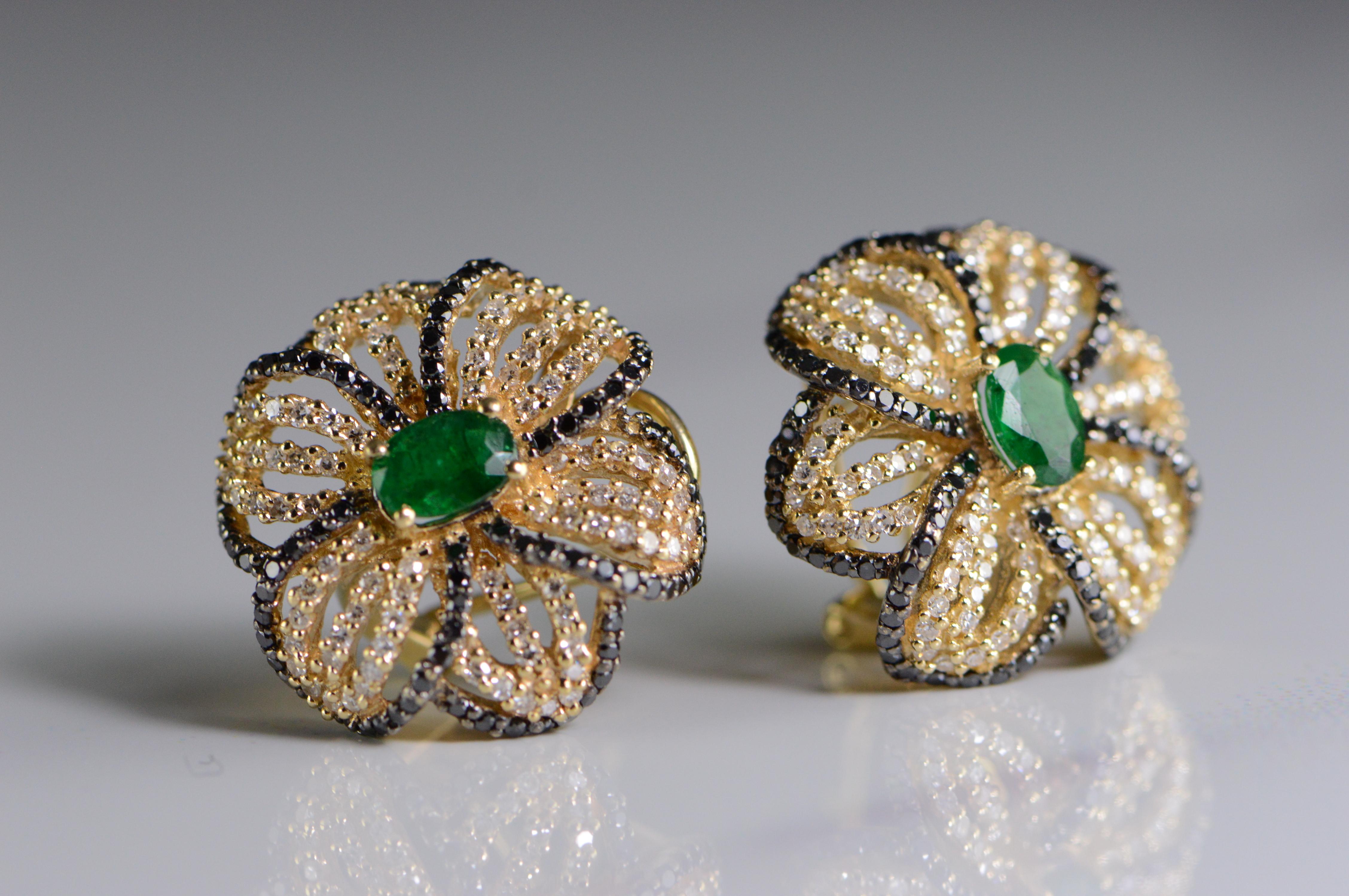 Women's Emerald Black and White Diamond Gold Flower Earrings For Sale