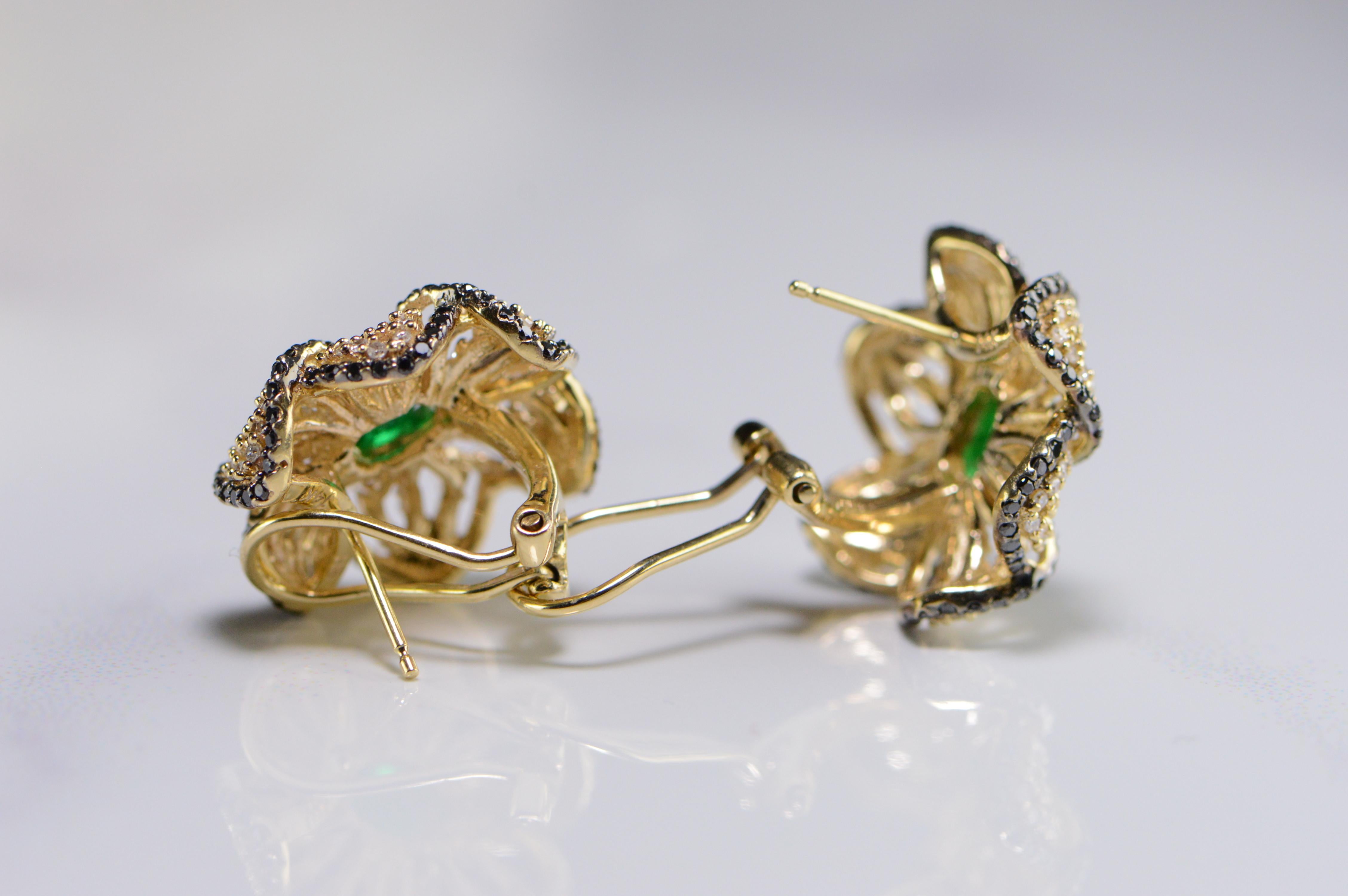 Emerald Black and White Diamond Gold Flower Earrings For Sale 1
